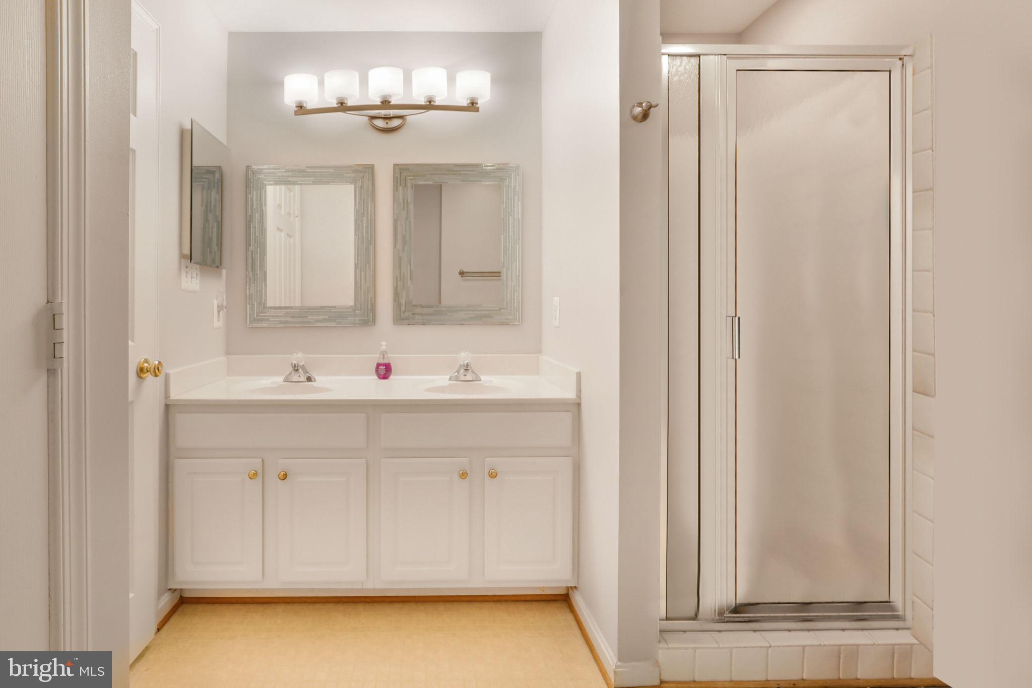 43056 CANDLEWICK SQUARE