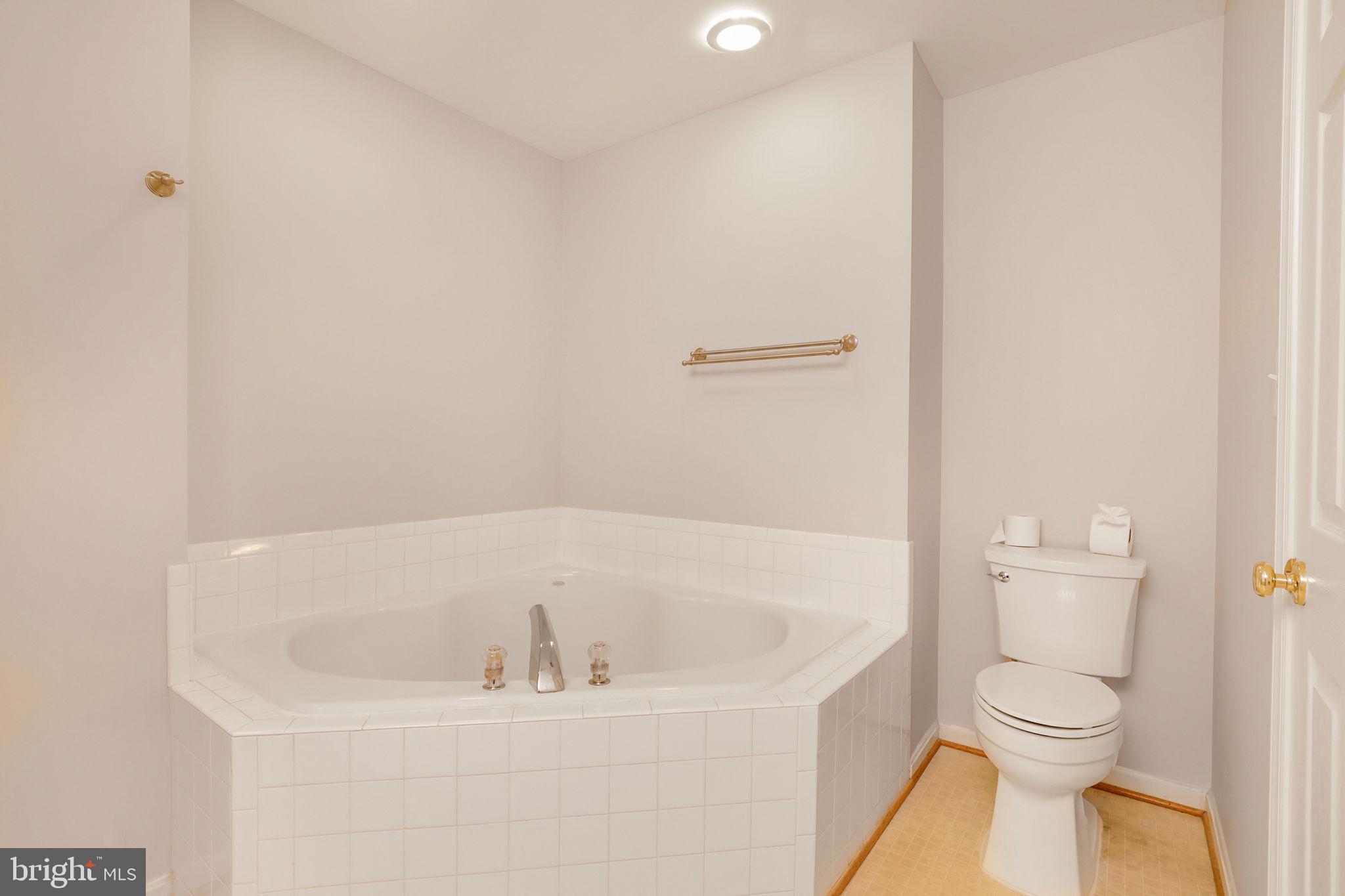 43056 CANDLEWICK SQUARE