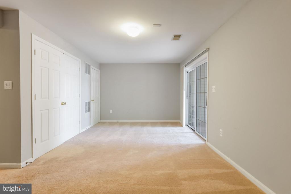 43056 CANDLEWICK SQUARE