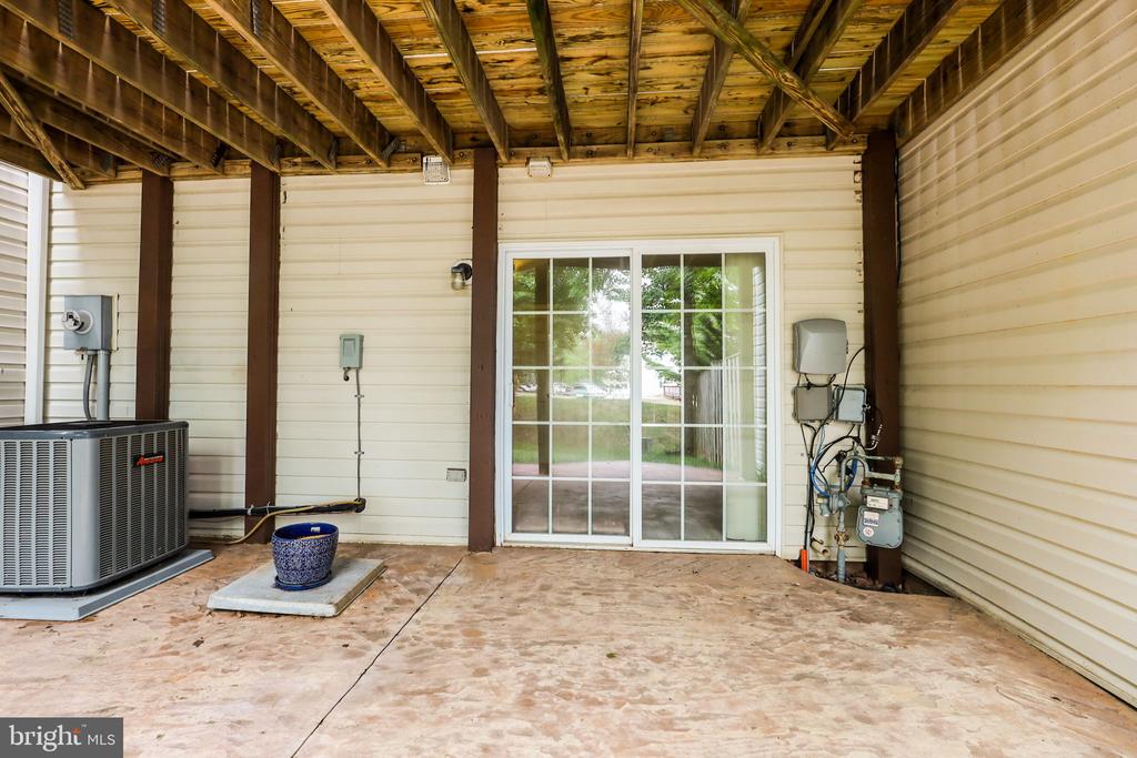 43056 CANDLEWICK SQUARE