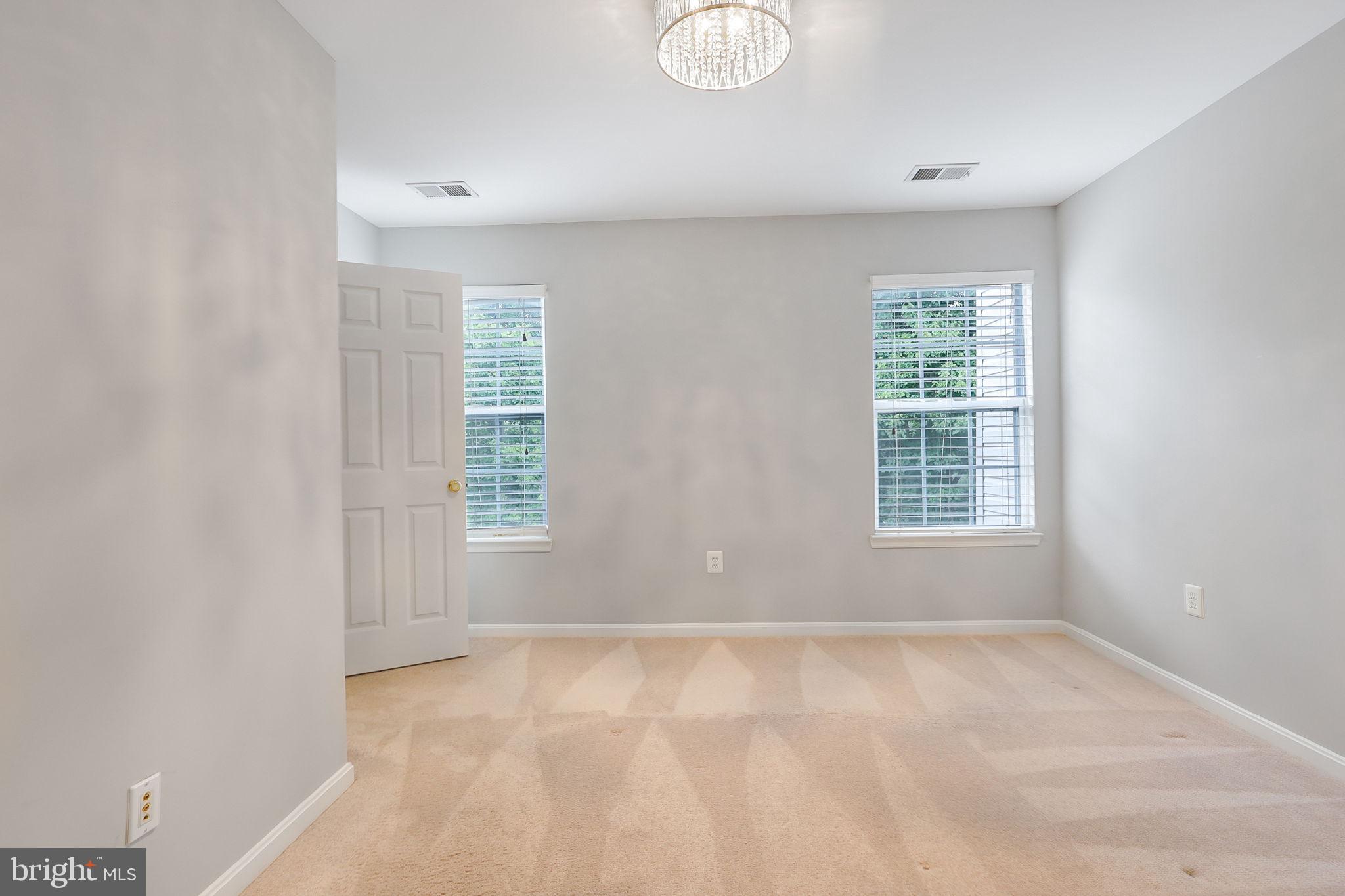 43056 CANDLEWICK SQUARE