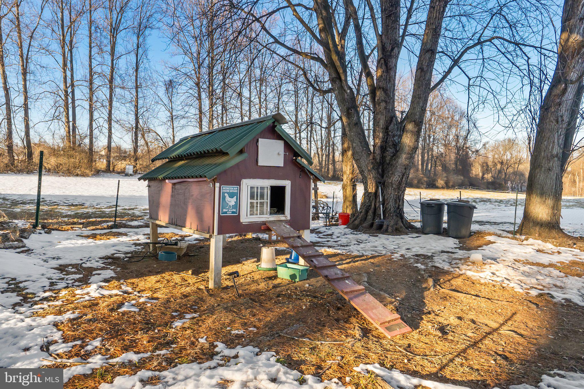 40034 FEATHERBED LANE