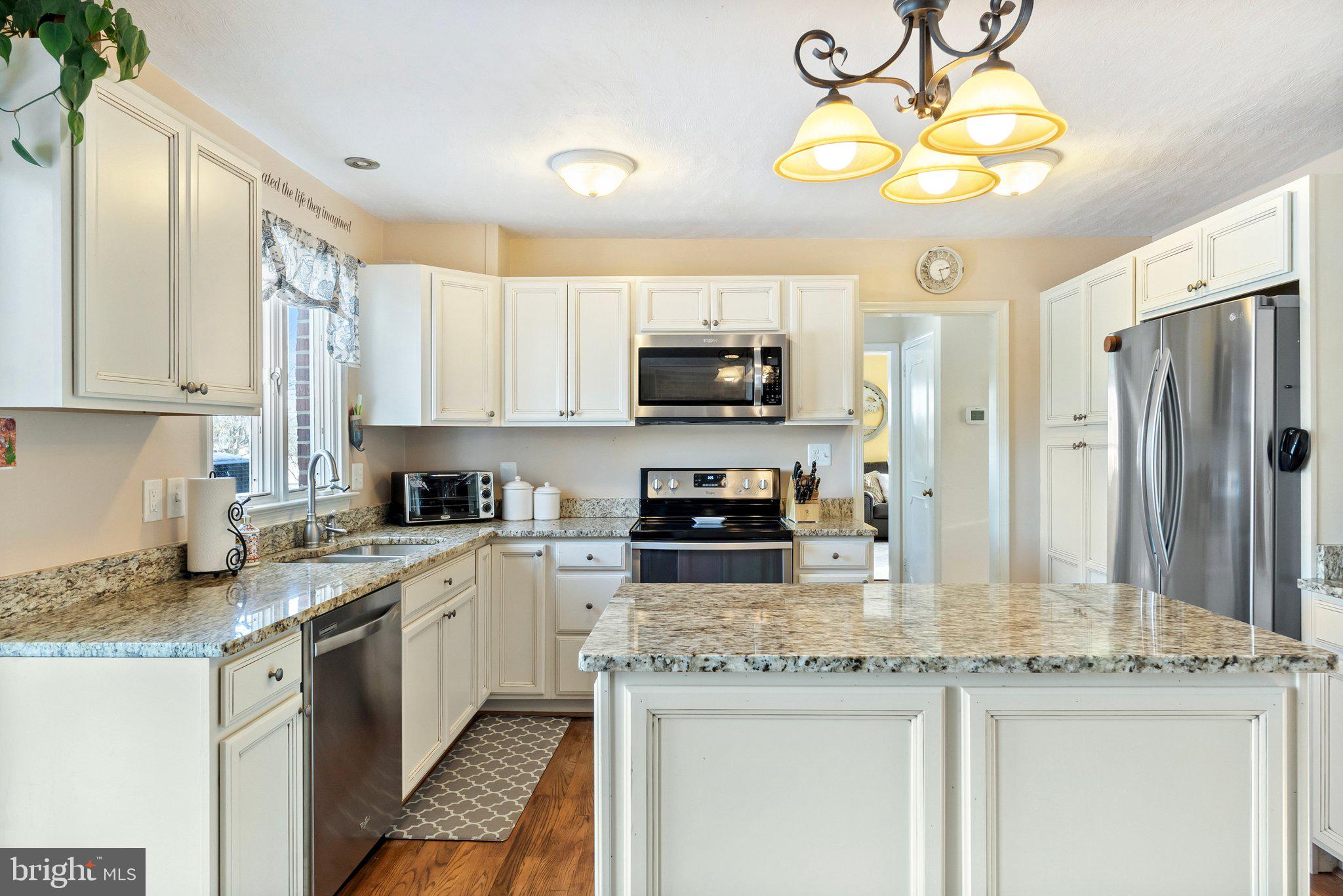 40034 FEATHERBED LANE