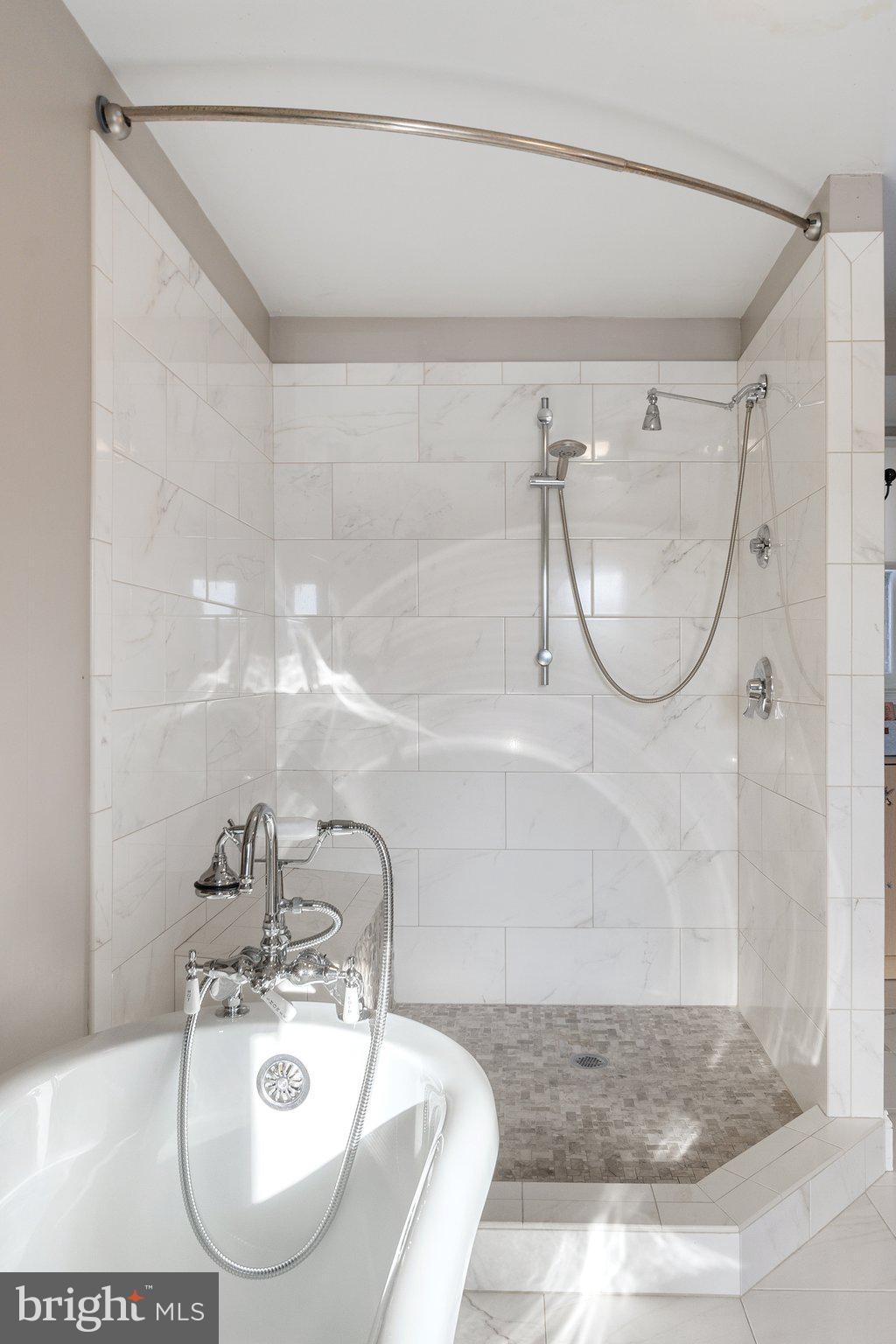 40034 FEATHERBED LANE