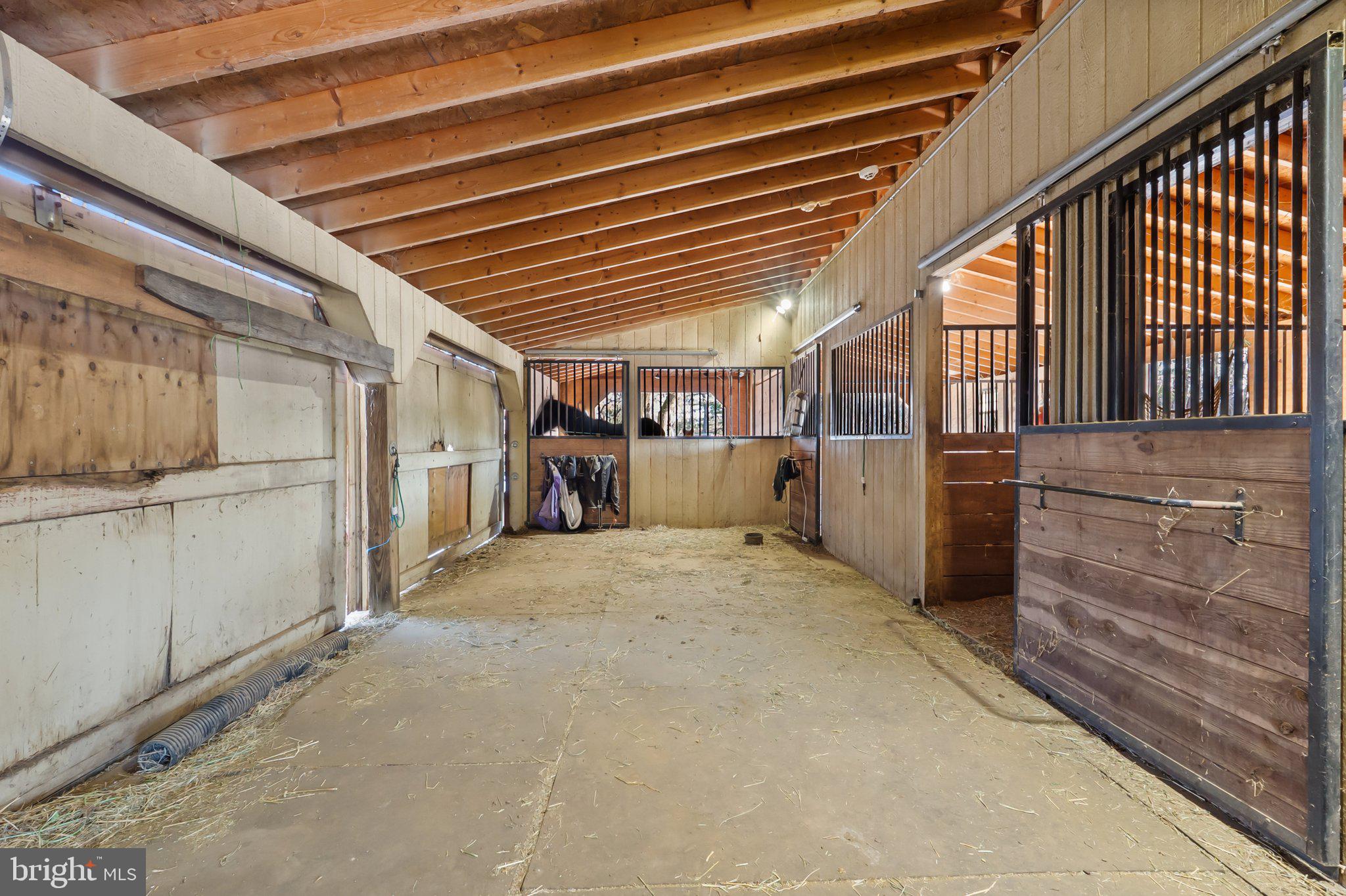 40034 FEATHERBED LANE