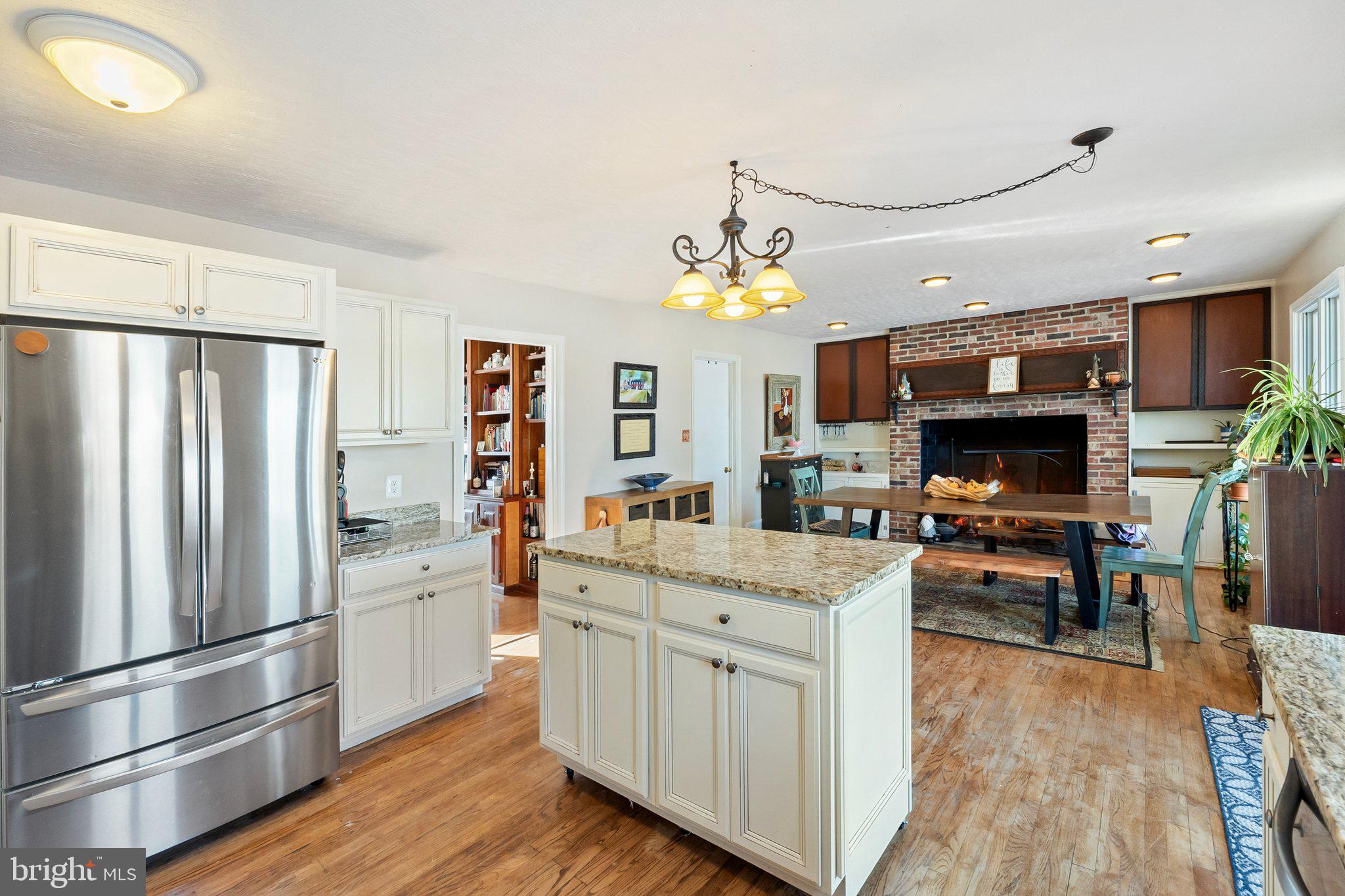 40034 FEATHERBED LANE