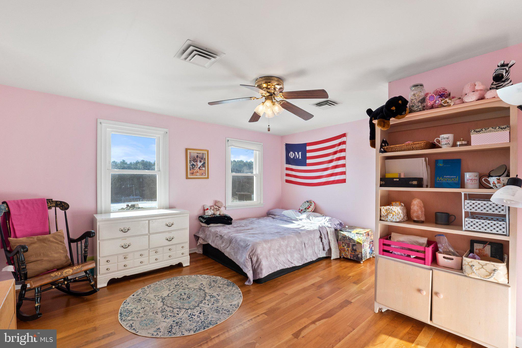 40034 FEATHERBED LANE