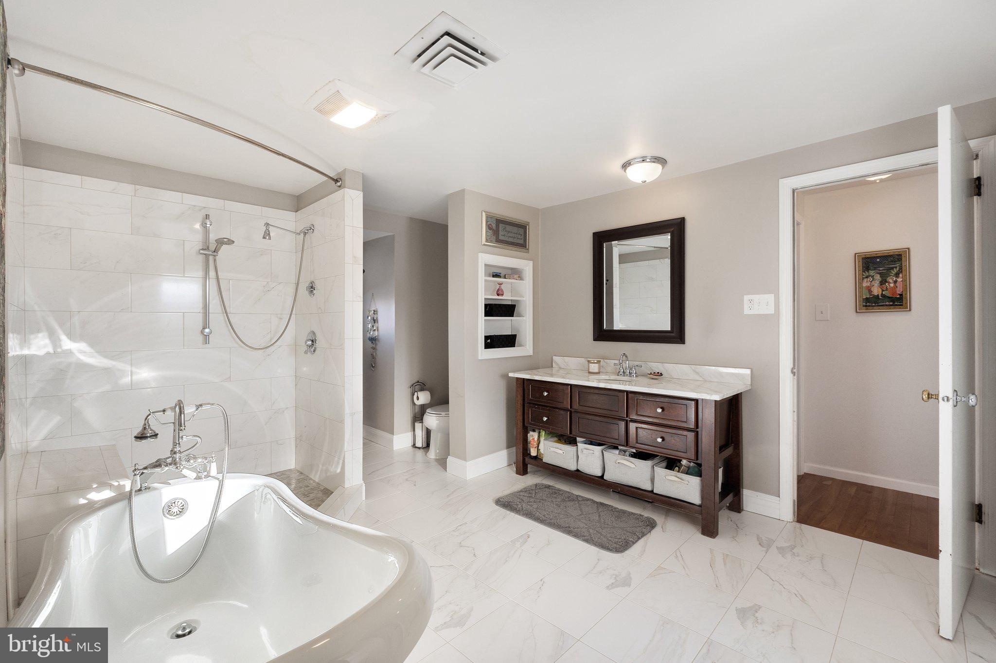 40034 FEATHERBED LANE