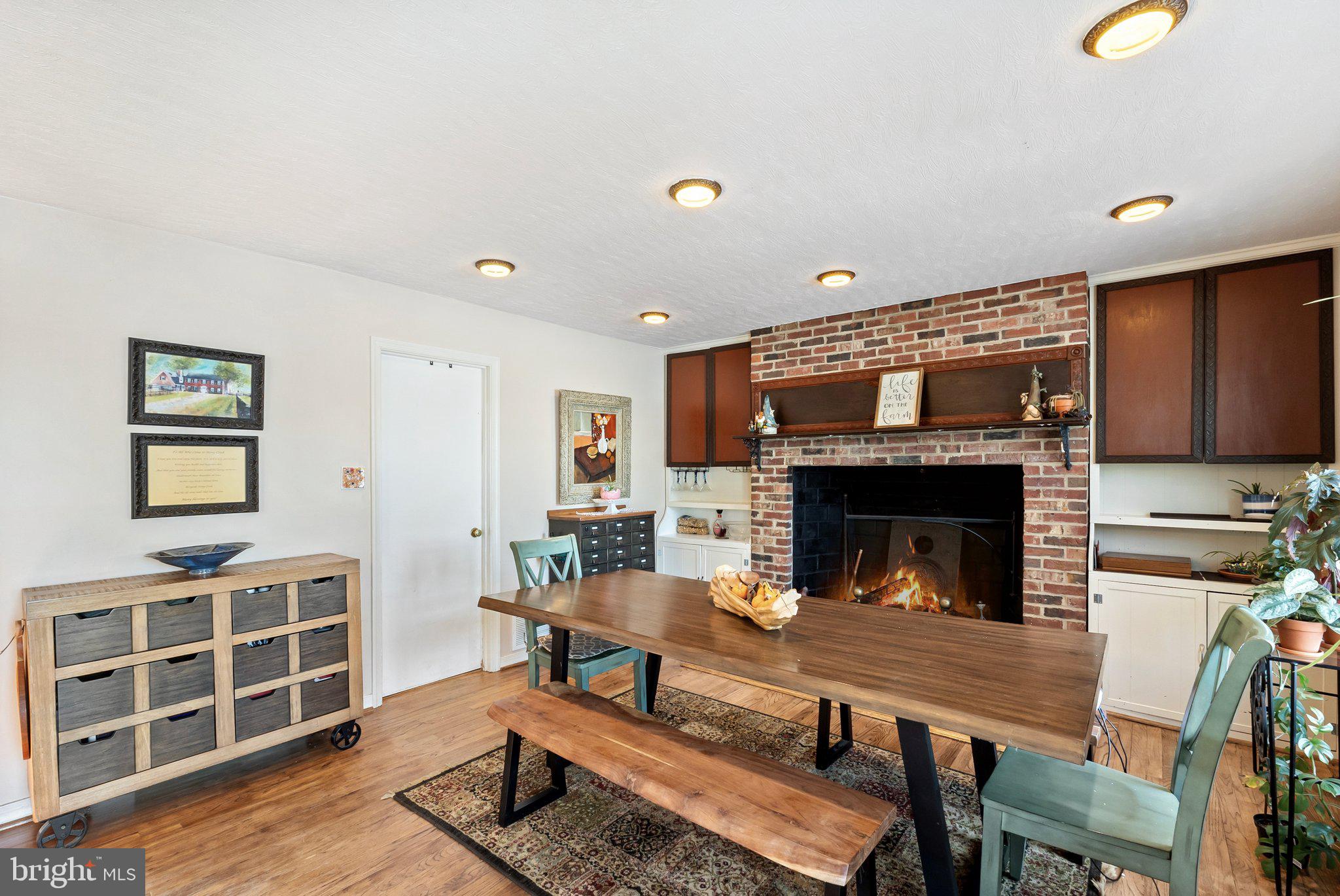 40034 FEATHERBED LANE