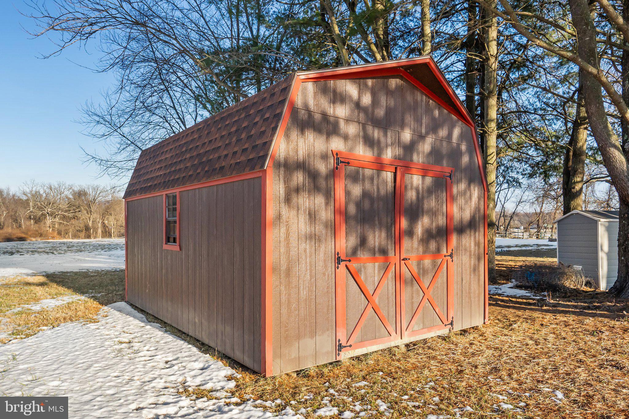 40034 FEATHERBED LANE