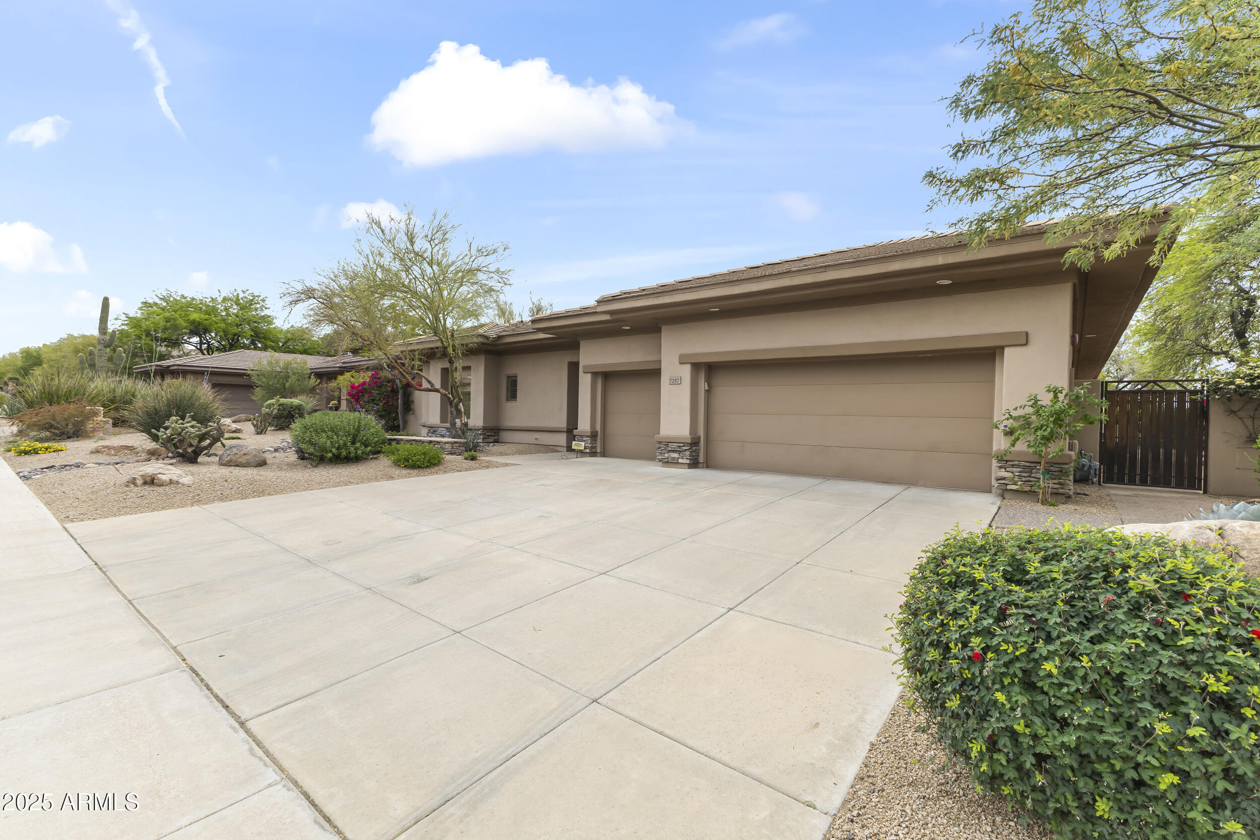 7257 E VISAO Drive