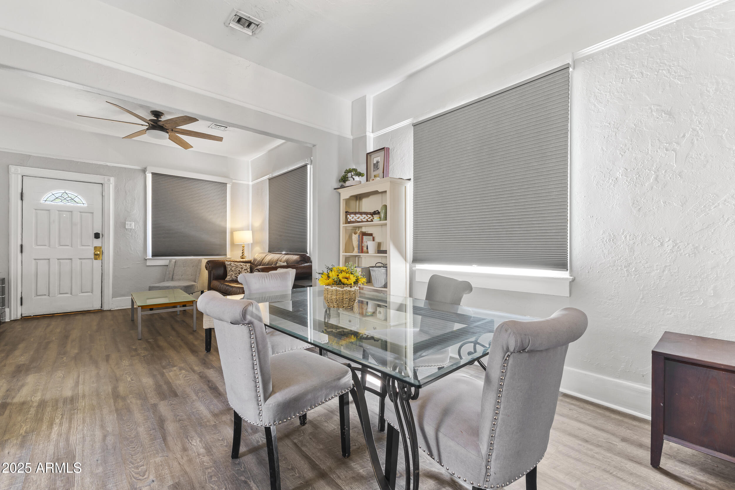 1315 W WOODLAND Avenue