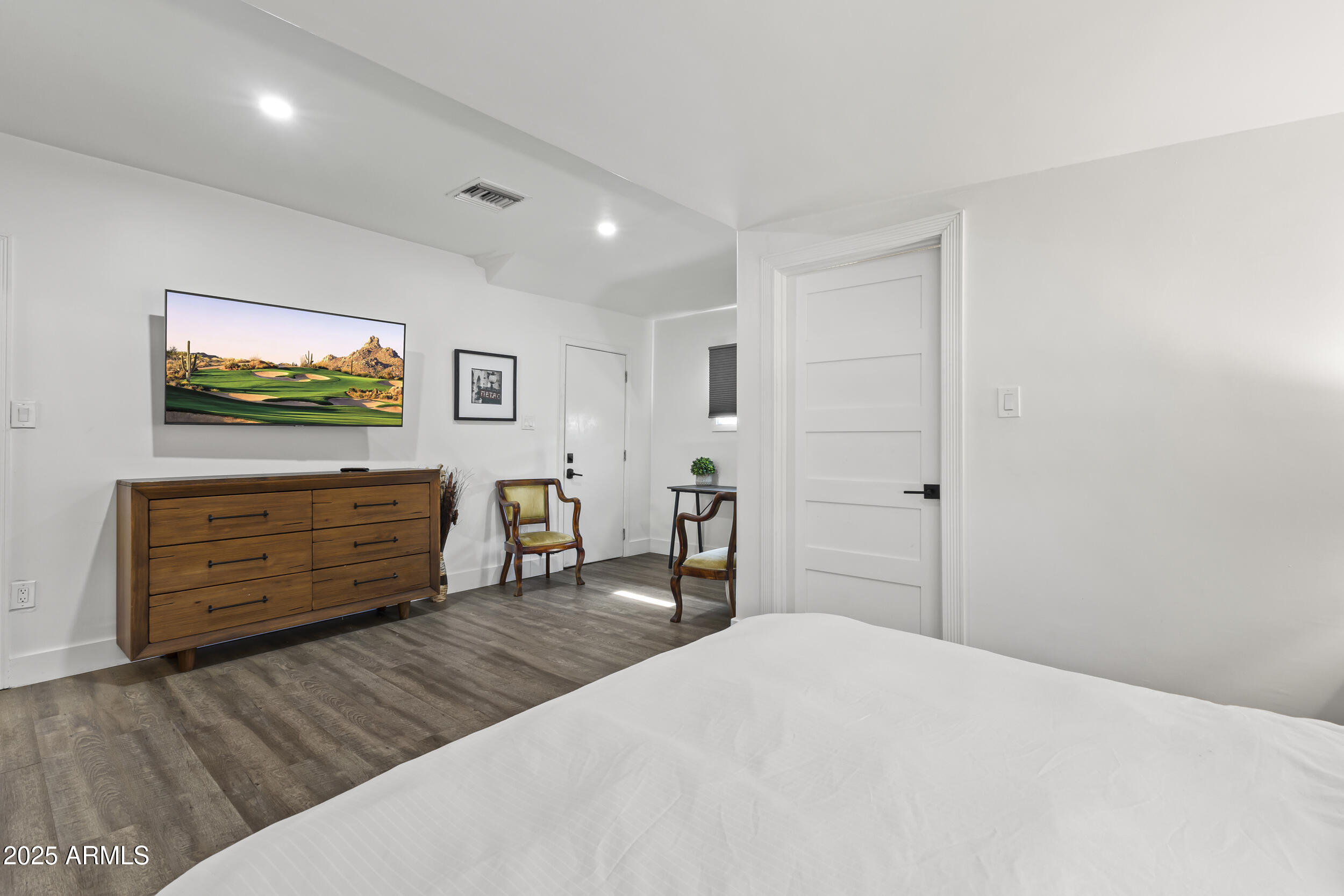 1315 W WOODLAND Avenue