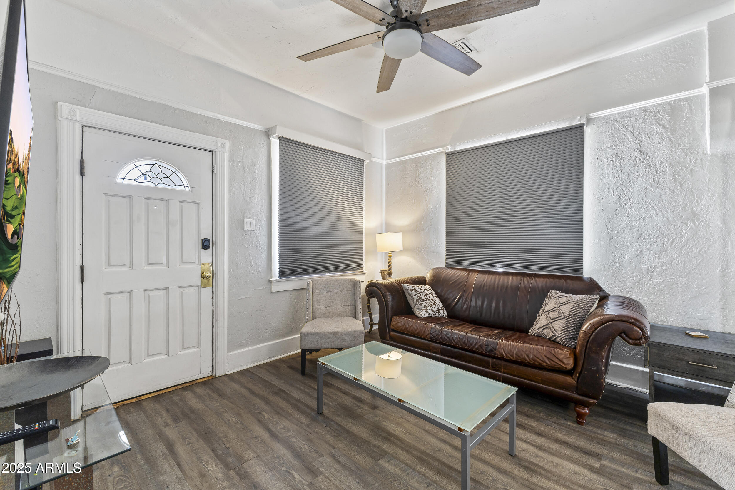 1315 W WOODLAND Avenue