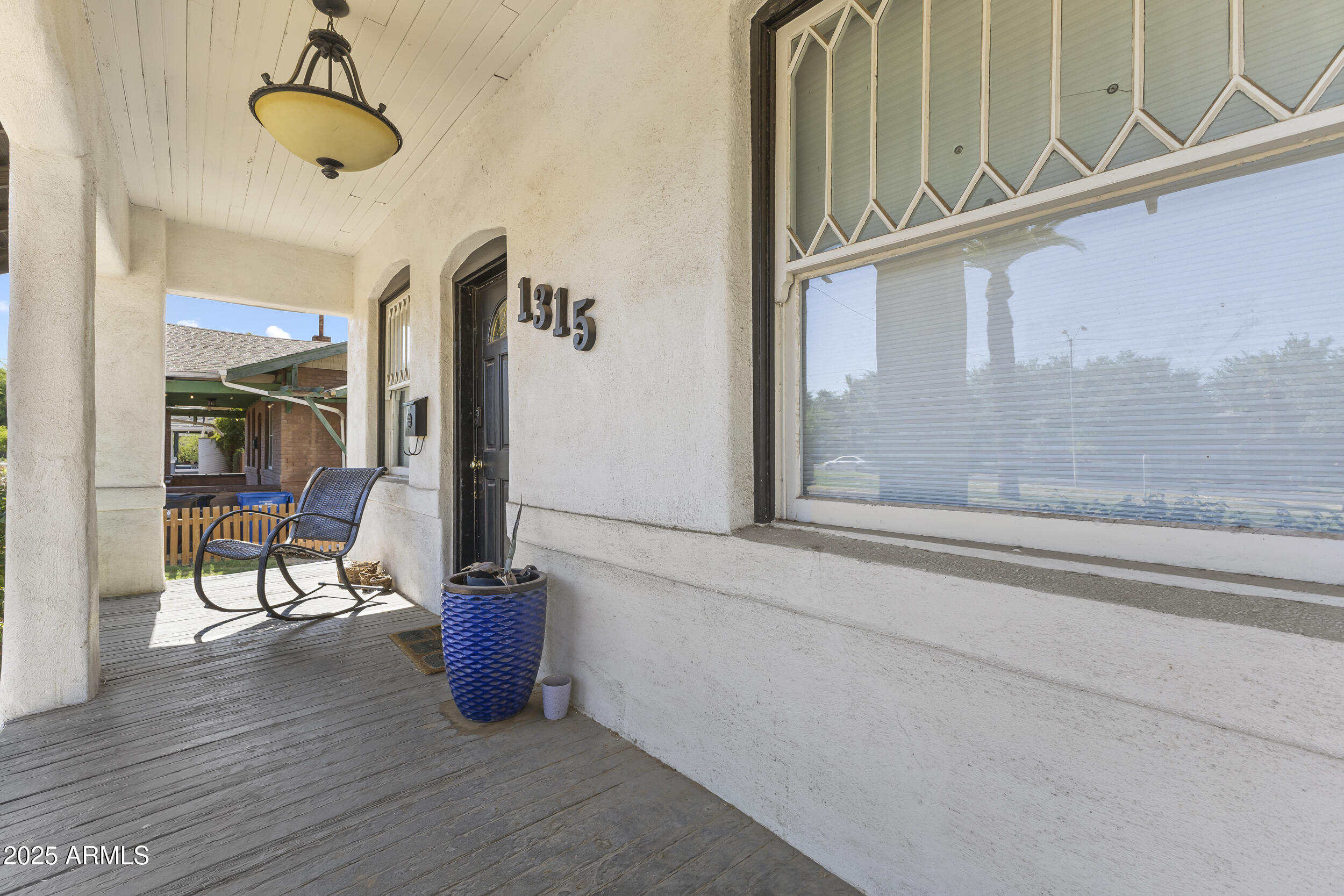 1315 W WOODLAND Avenue