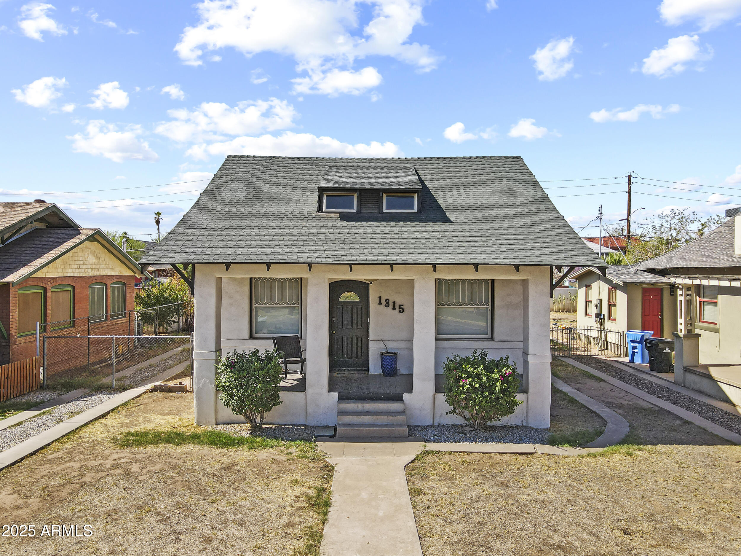 1315 W WOODLAND Avenue