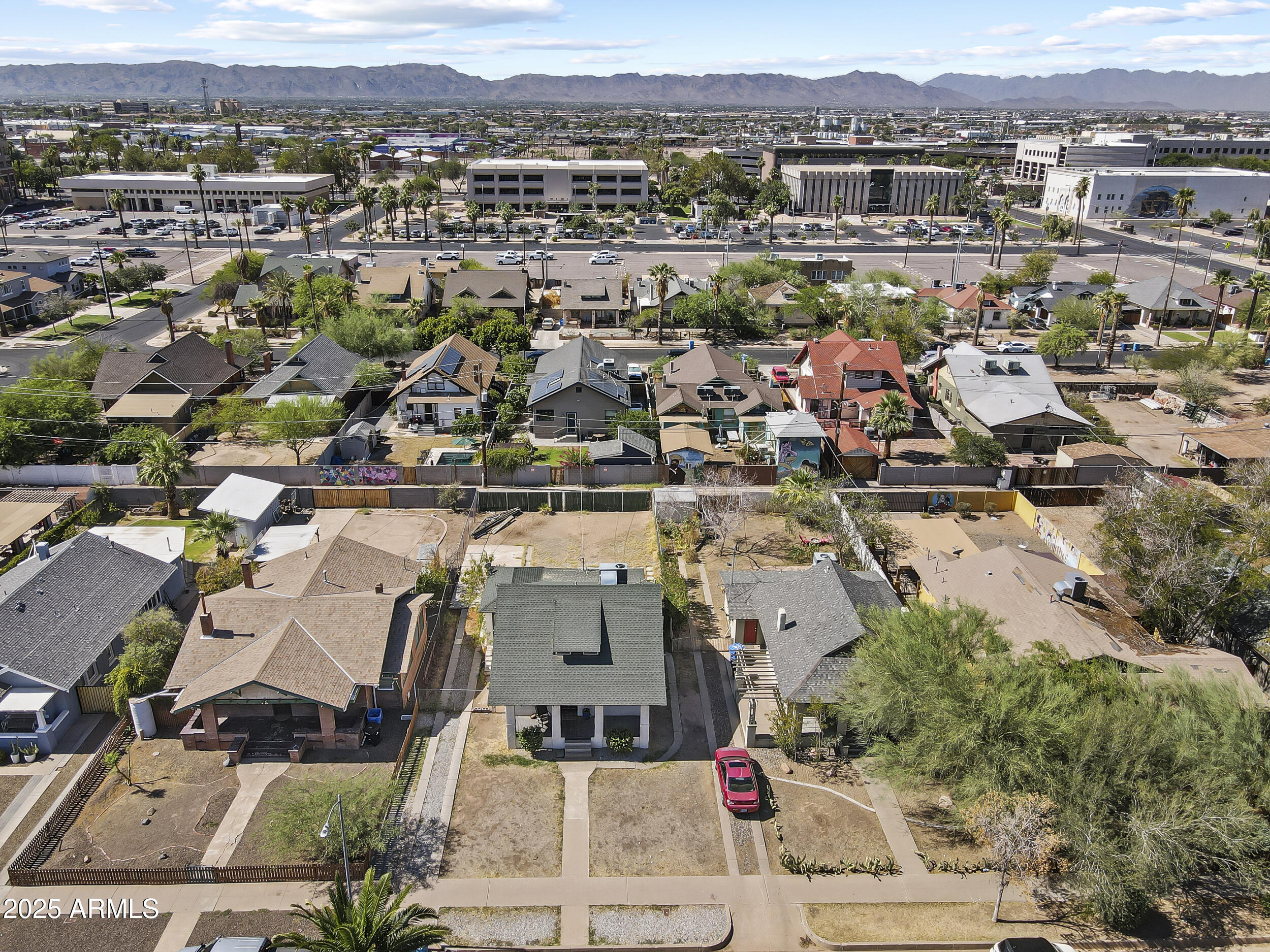 1315 W WOODLAND Avenue