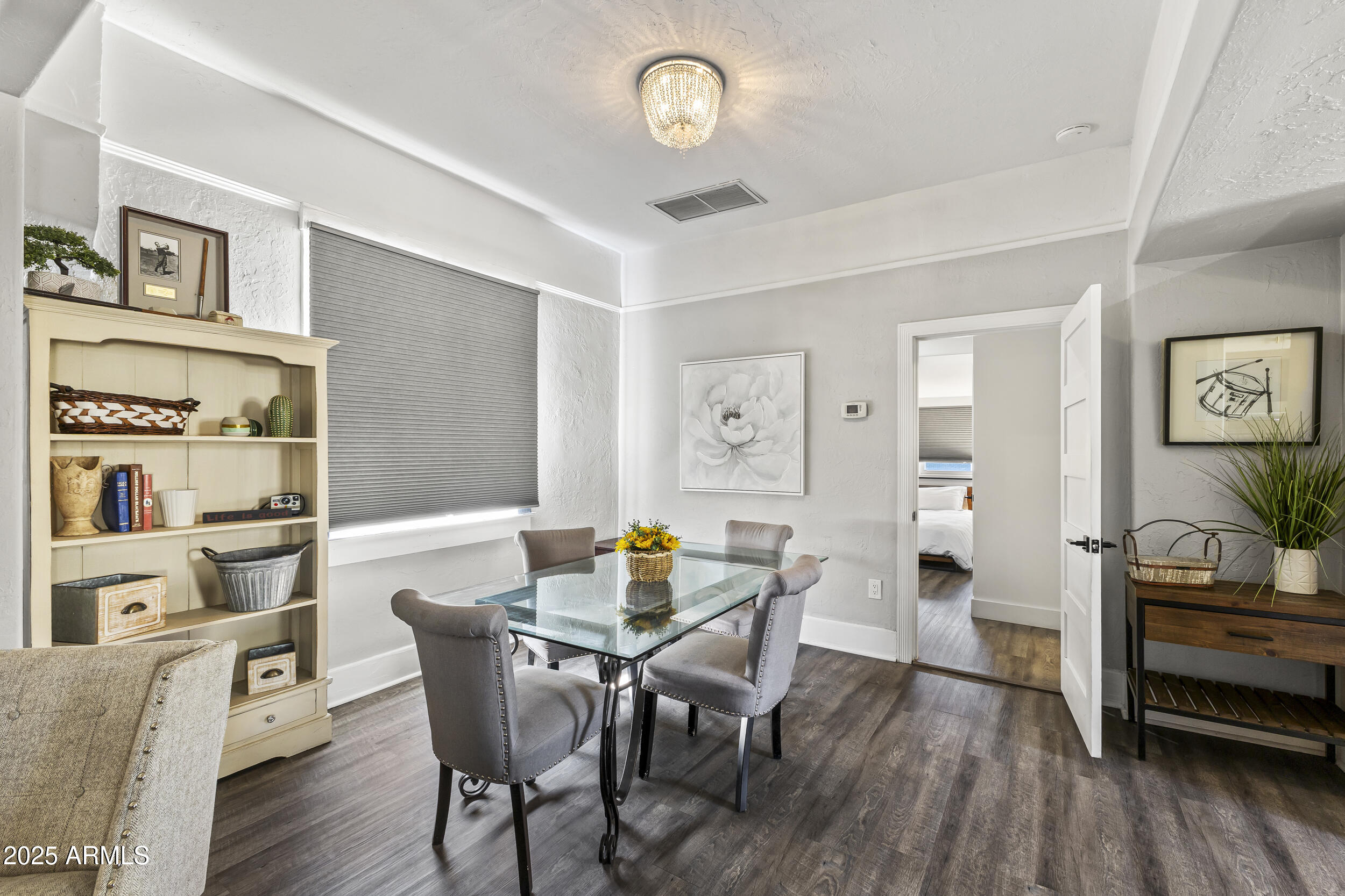 1315 W WOODLAND Avenue