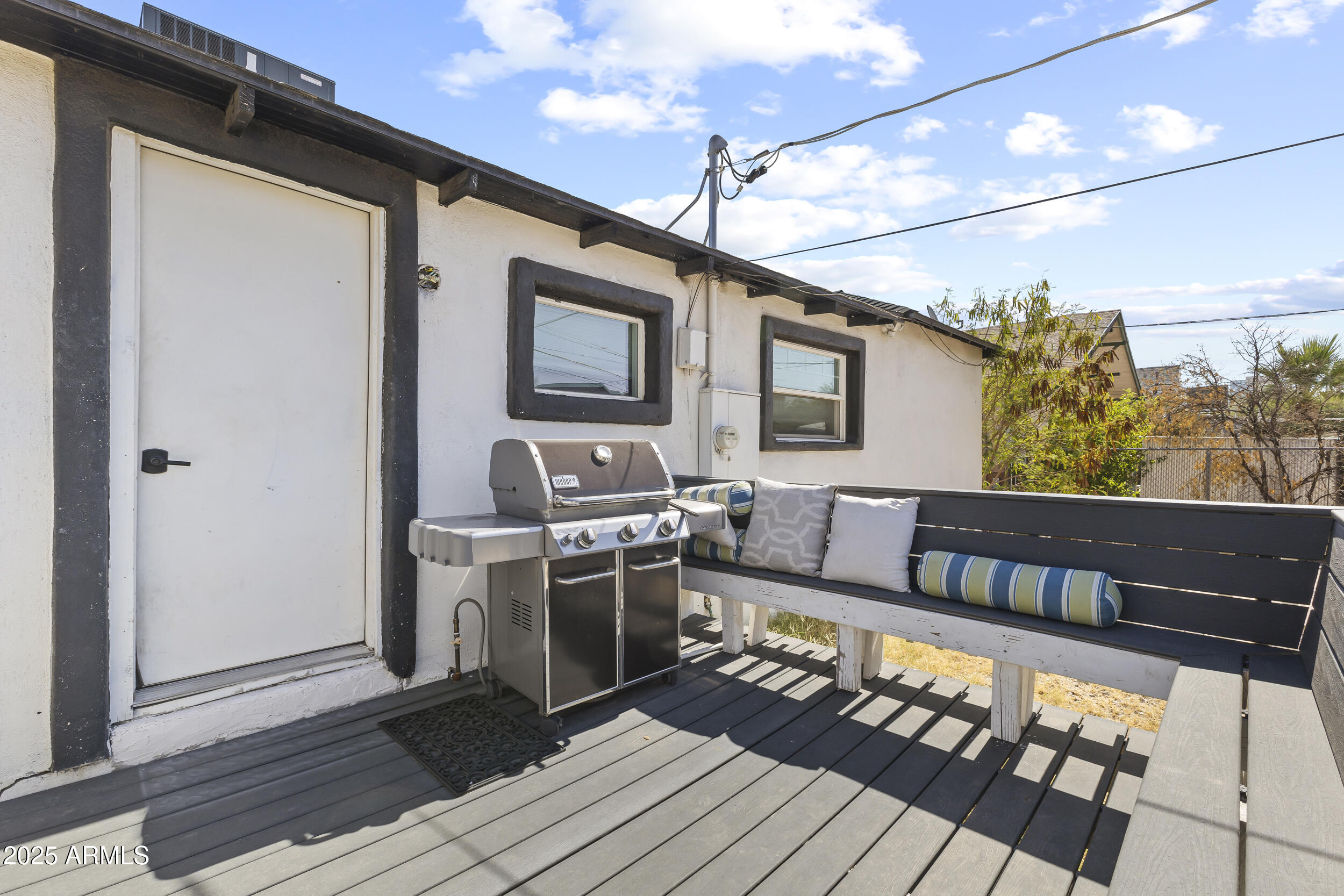 1315 W WOODLAND Avenue