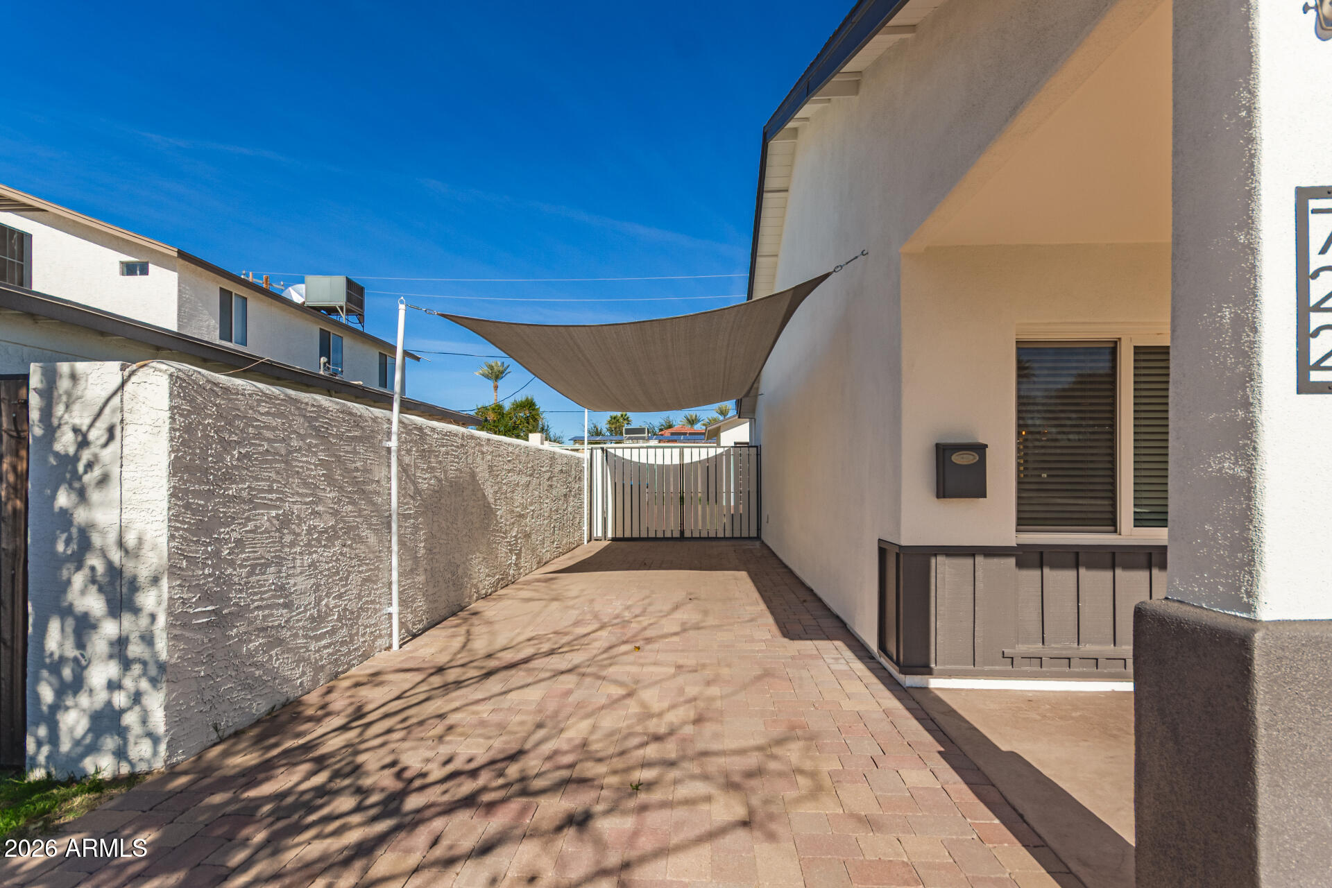 722 E MCLELLAN Boulevard