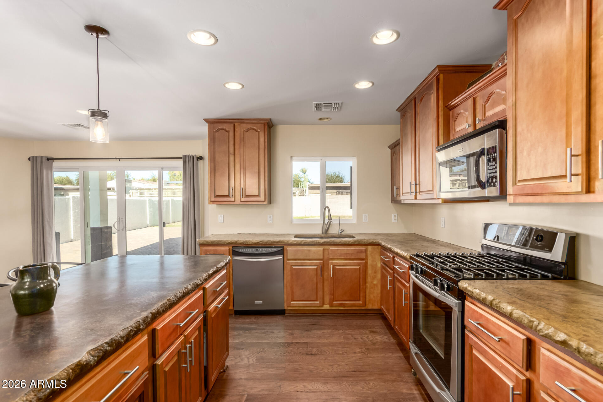 722 E MCLELLAN Boulevard