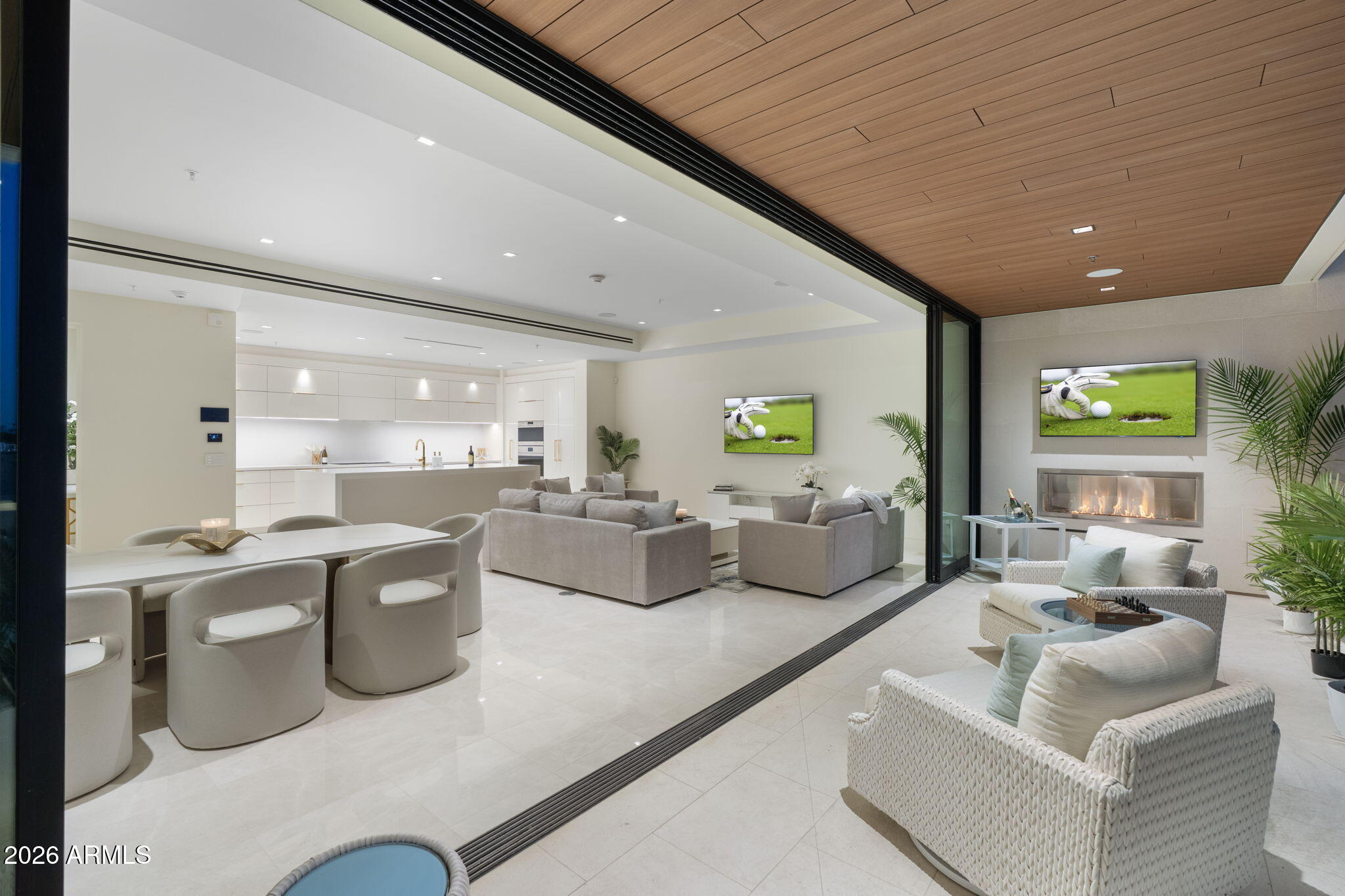 6587 N PALMERAIE Boulevard 2015