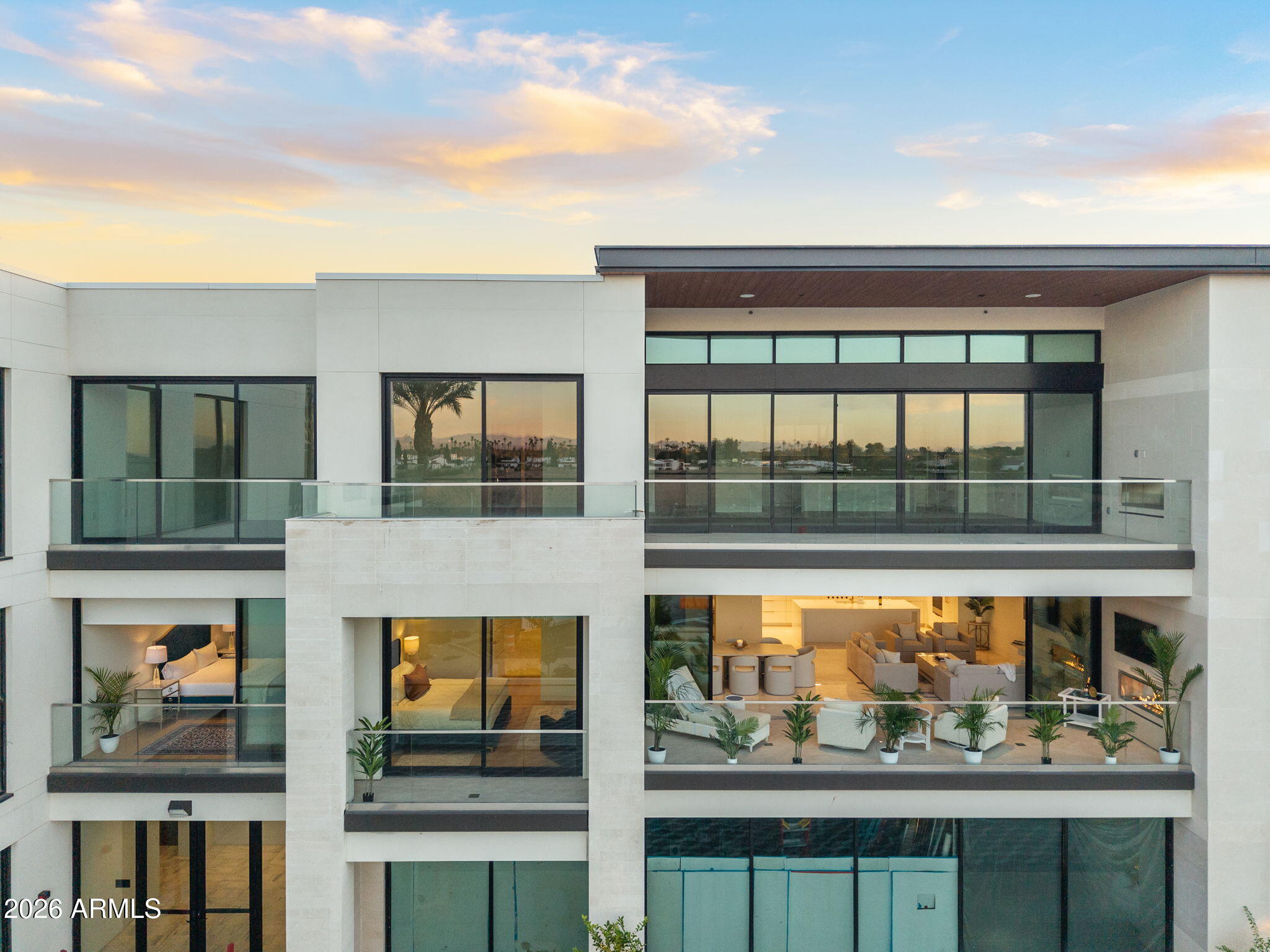 6587 N PALMERAIE Boulevard 2015