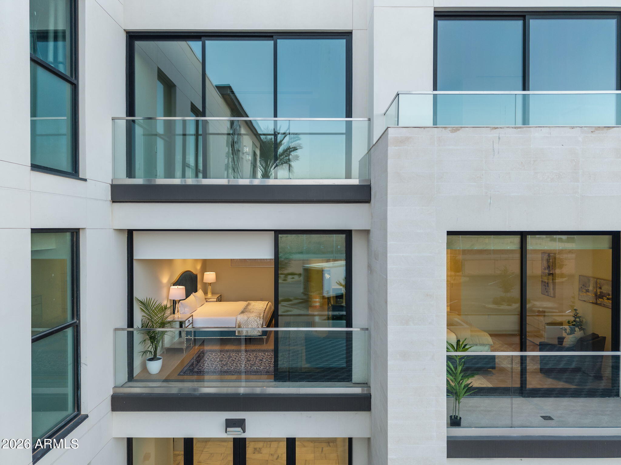 6587 N PALMERAIE Boulevard 2015