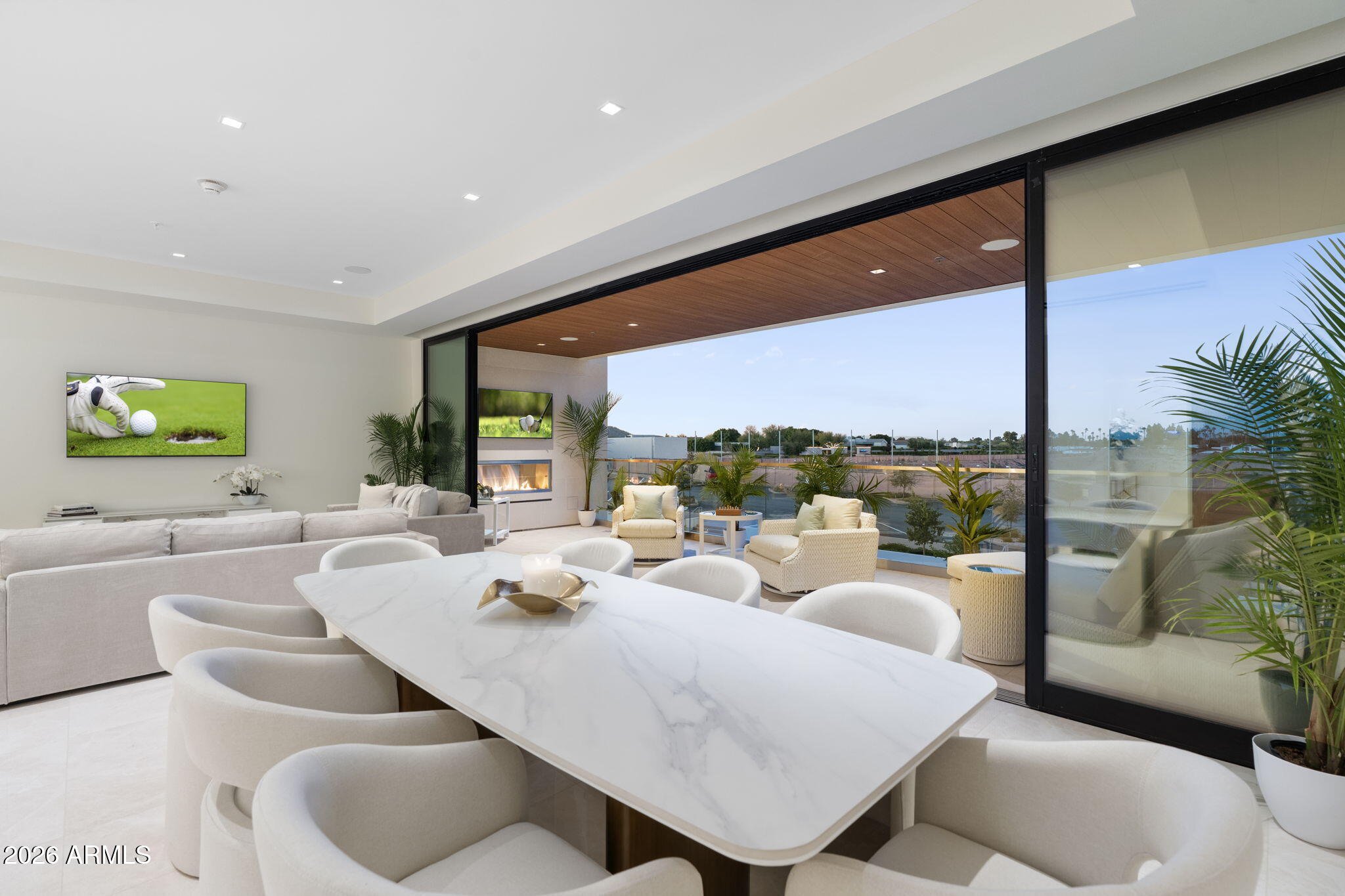 6587 N PALMERAIE Boulevard 2015