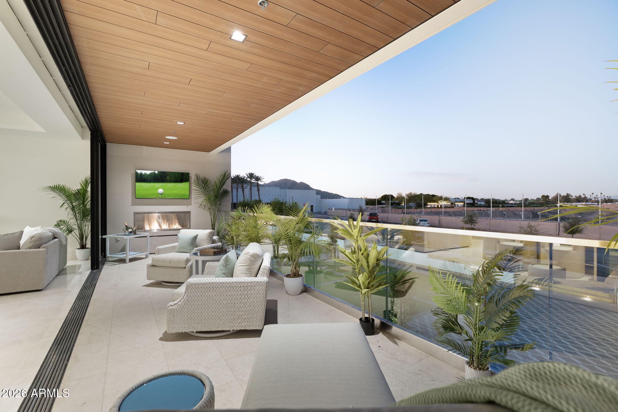 6587 N PALMERAIE Boulevard 2015