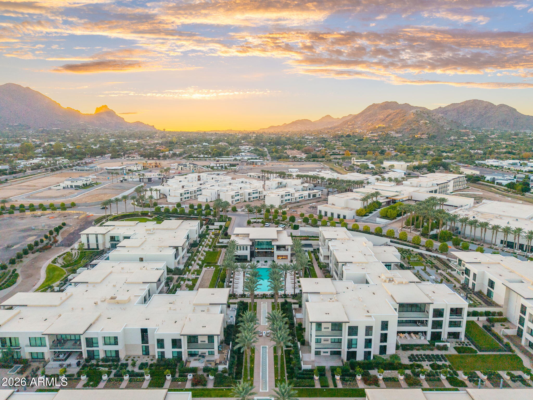 6587 N PALMERAIE Boulevard 2015