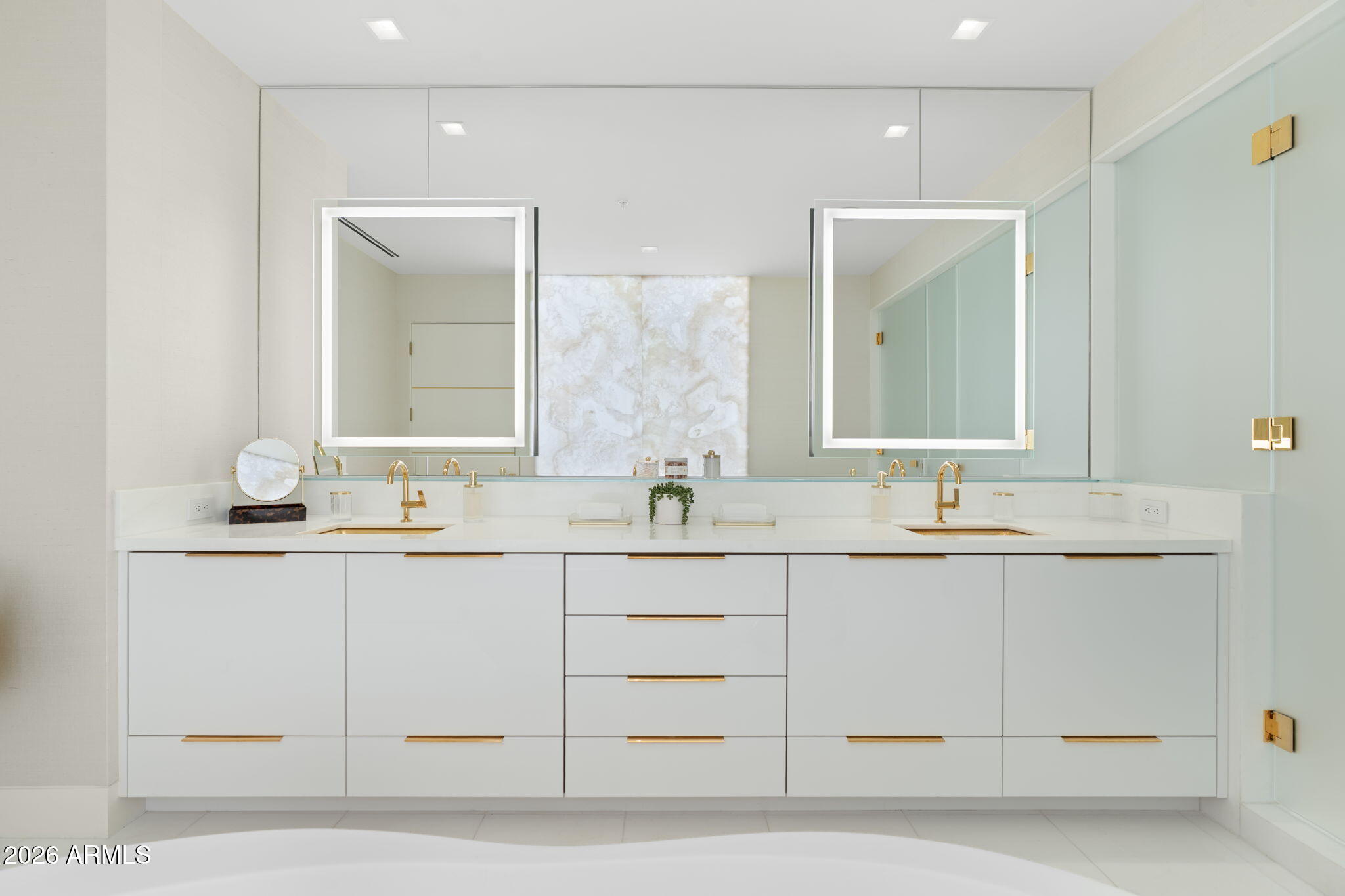 6587 N PALMERAIE Boulevard 2015