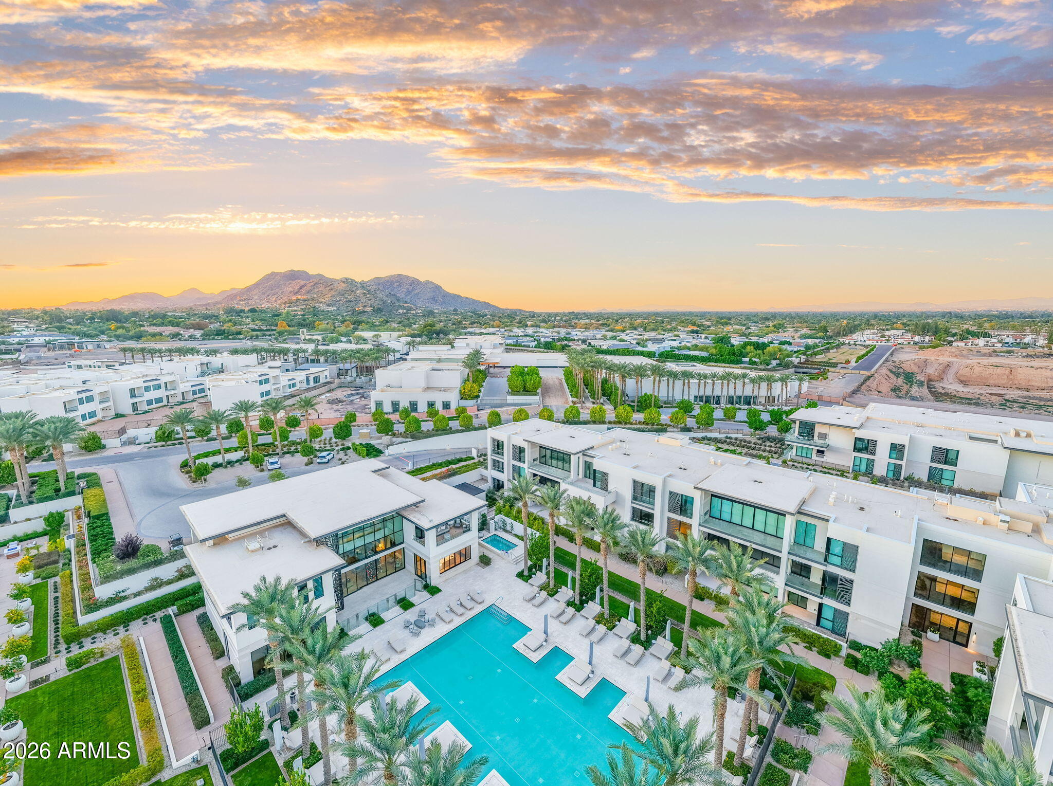 6587 N PALMERAIE Boulevard 2015