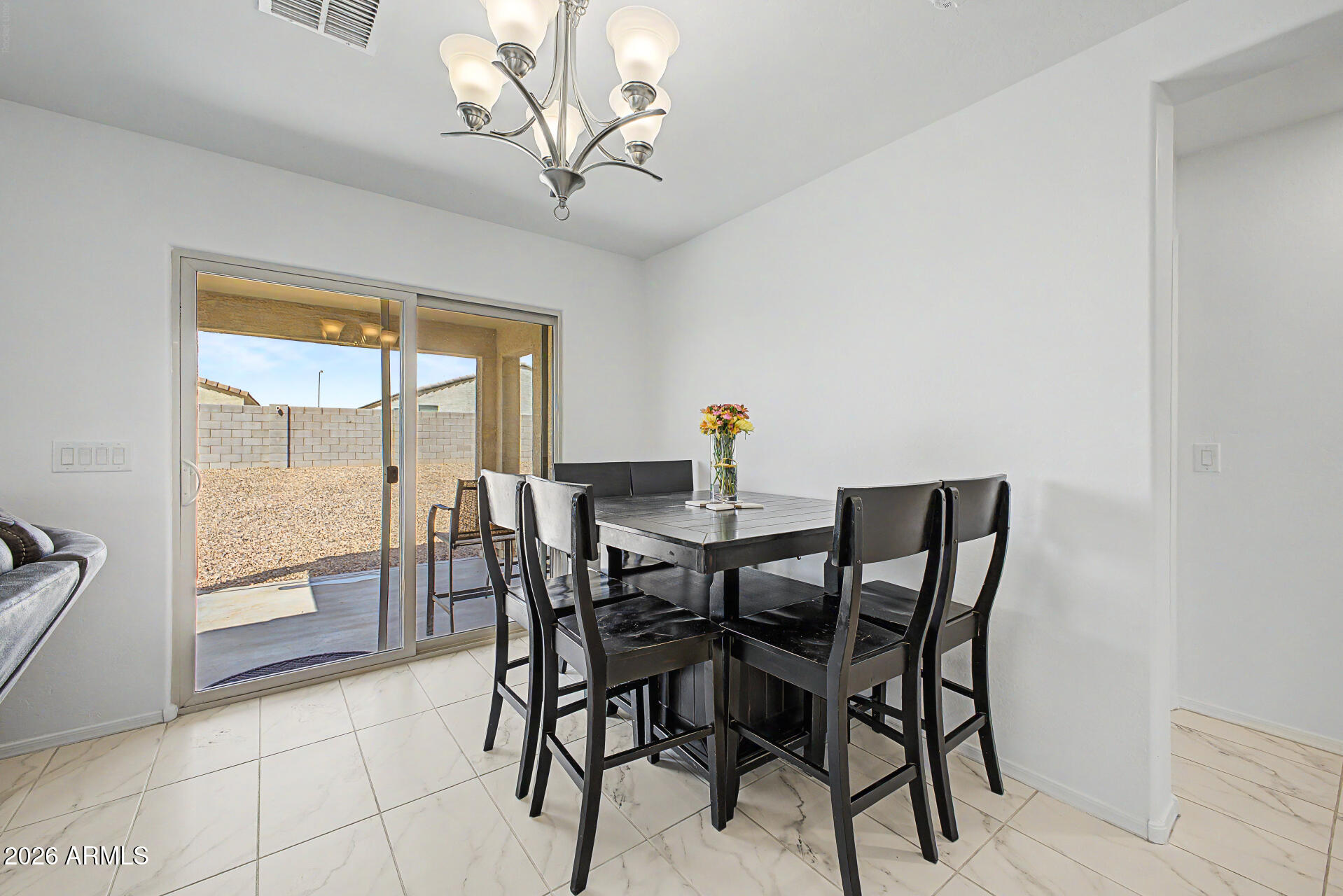 1556 W CENTRAL Avenue