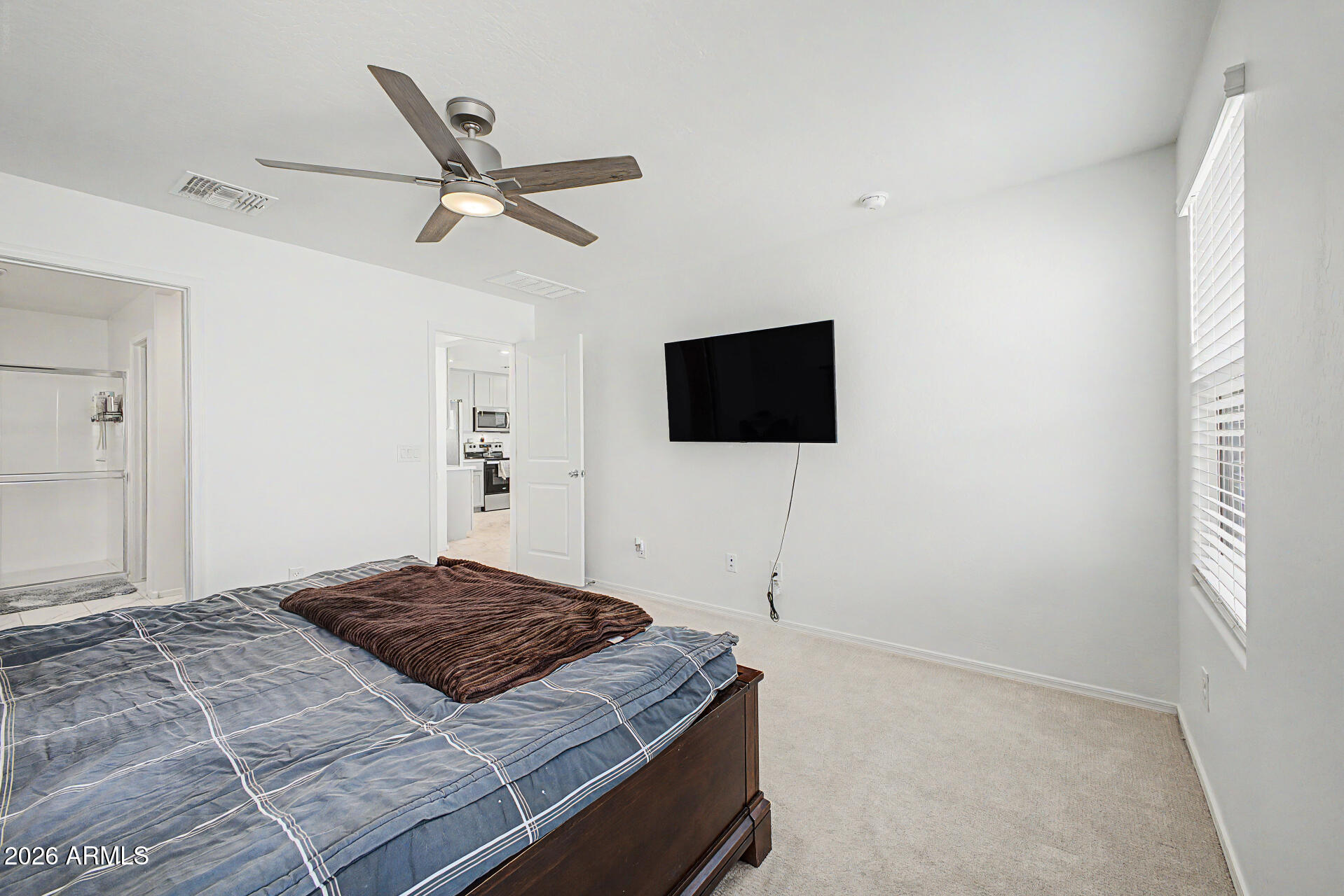 1556 W CENTRAL Avenue