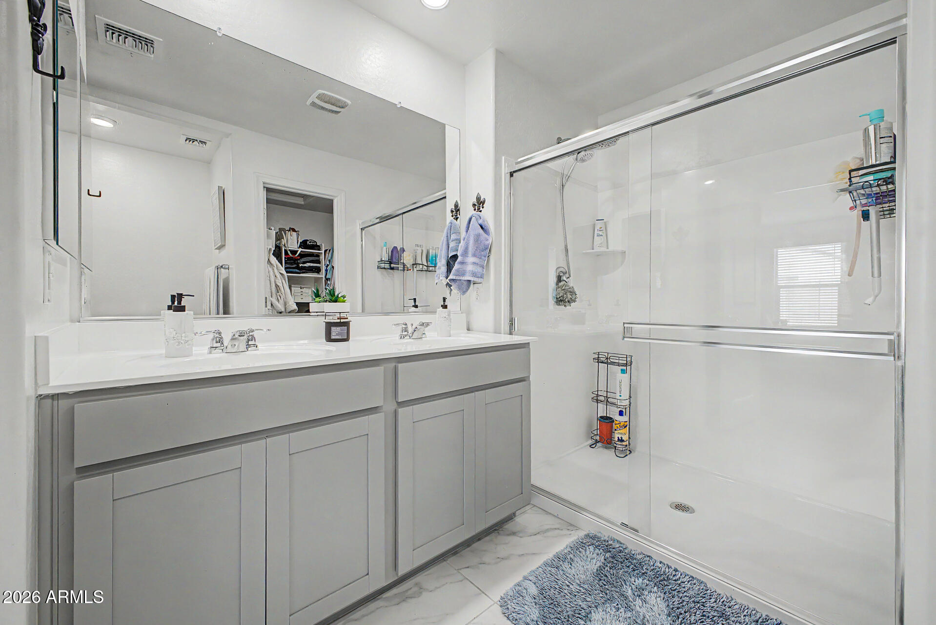 1556 W CENTRAL Avenue