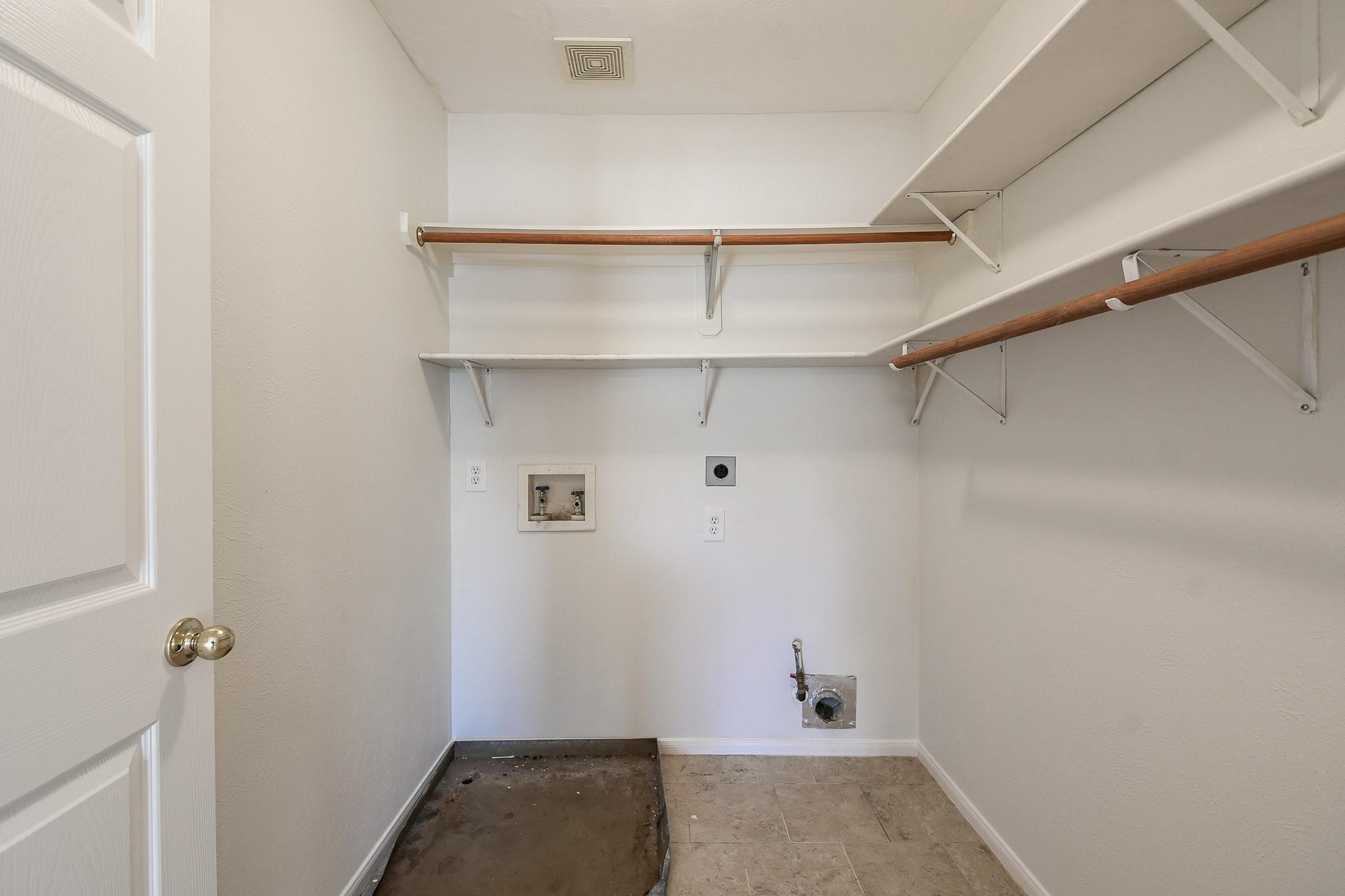 2411 Easterleaf Court