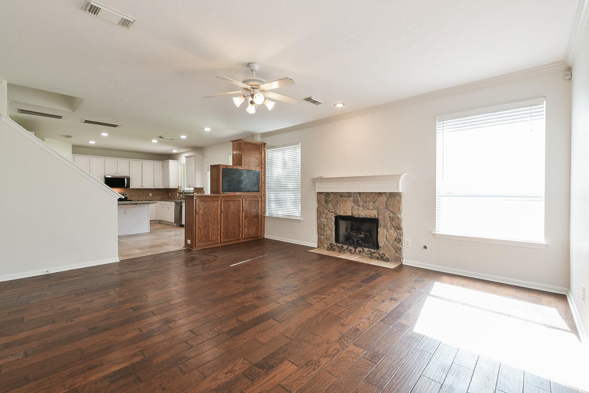 2411 Easterleaf Court