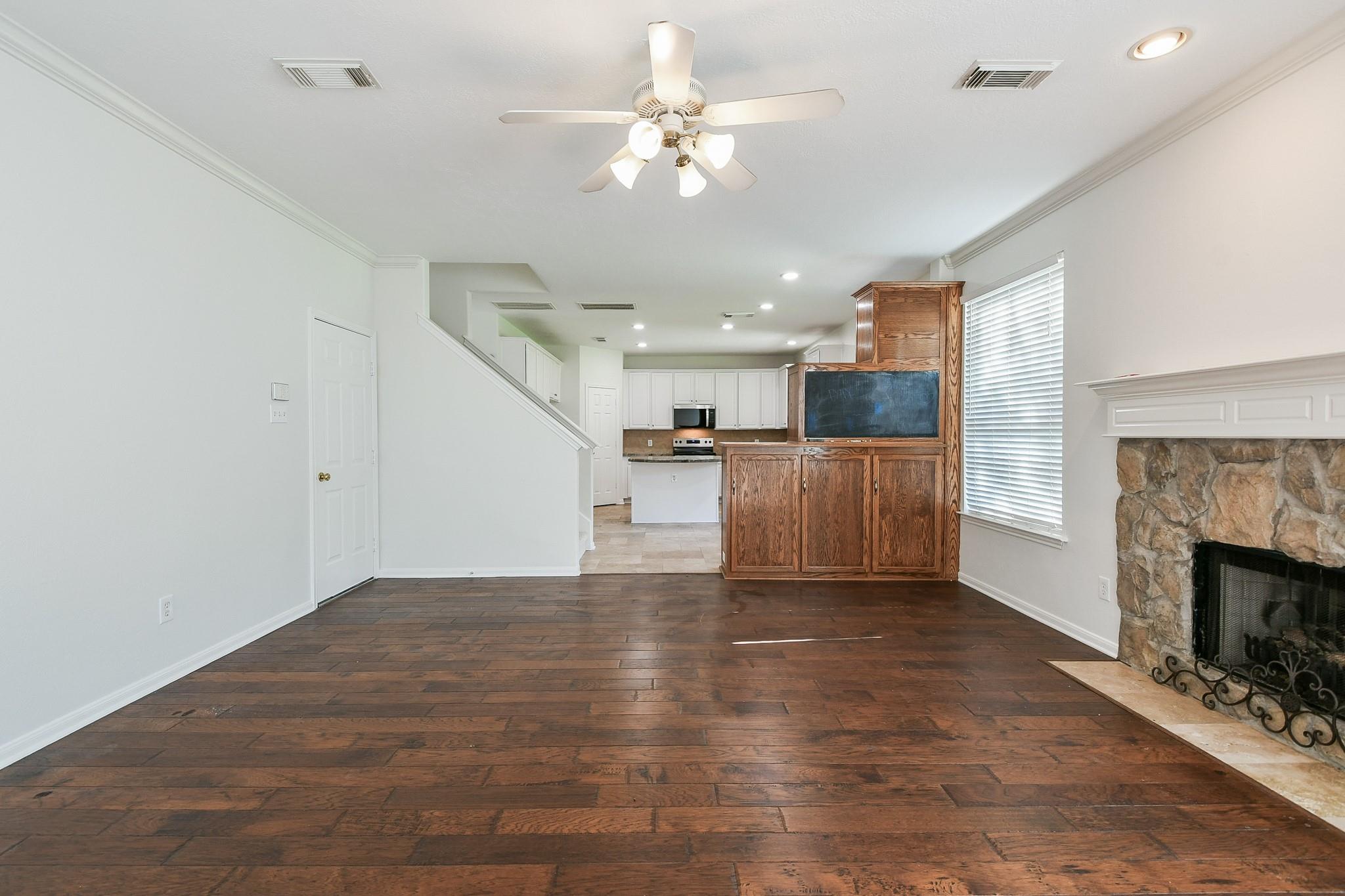 2411 Easterleaf Court