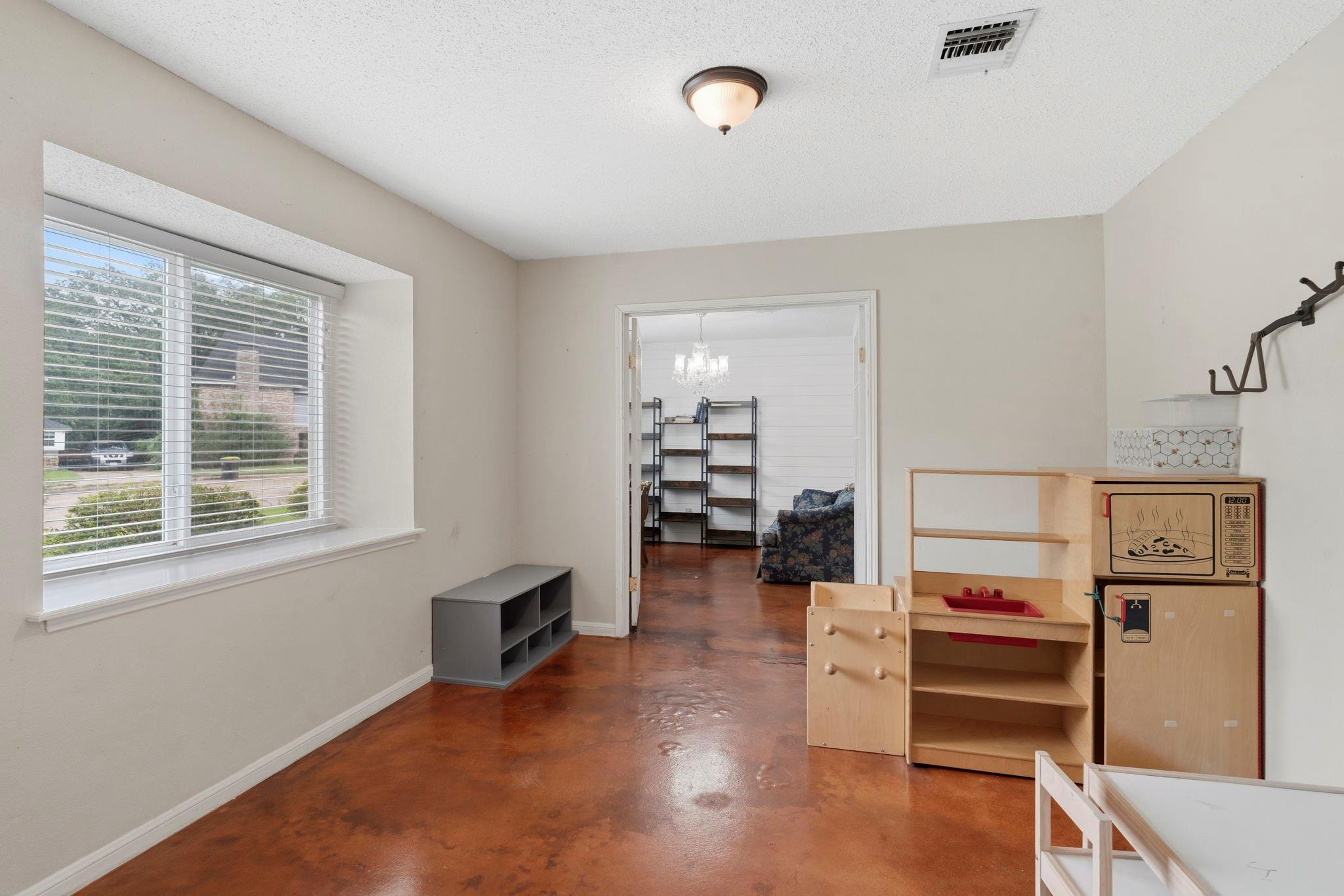 2016 Briar Lane
