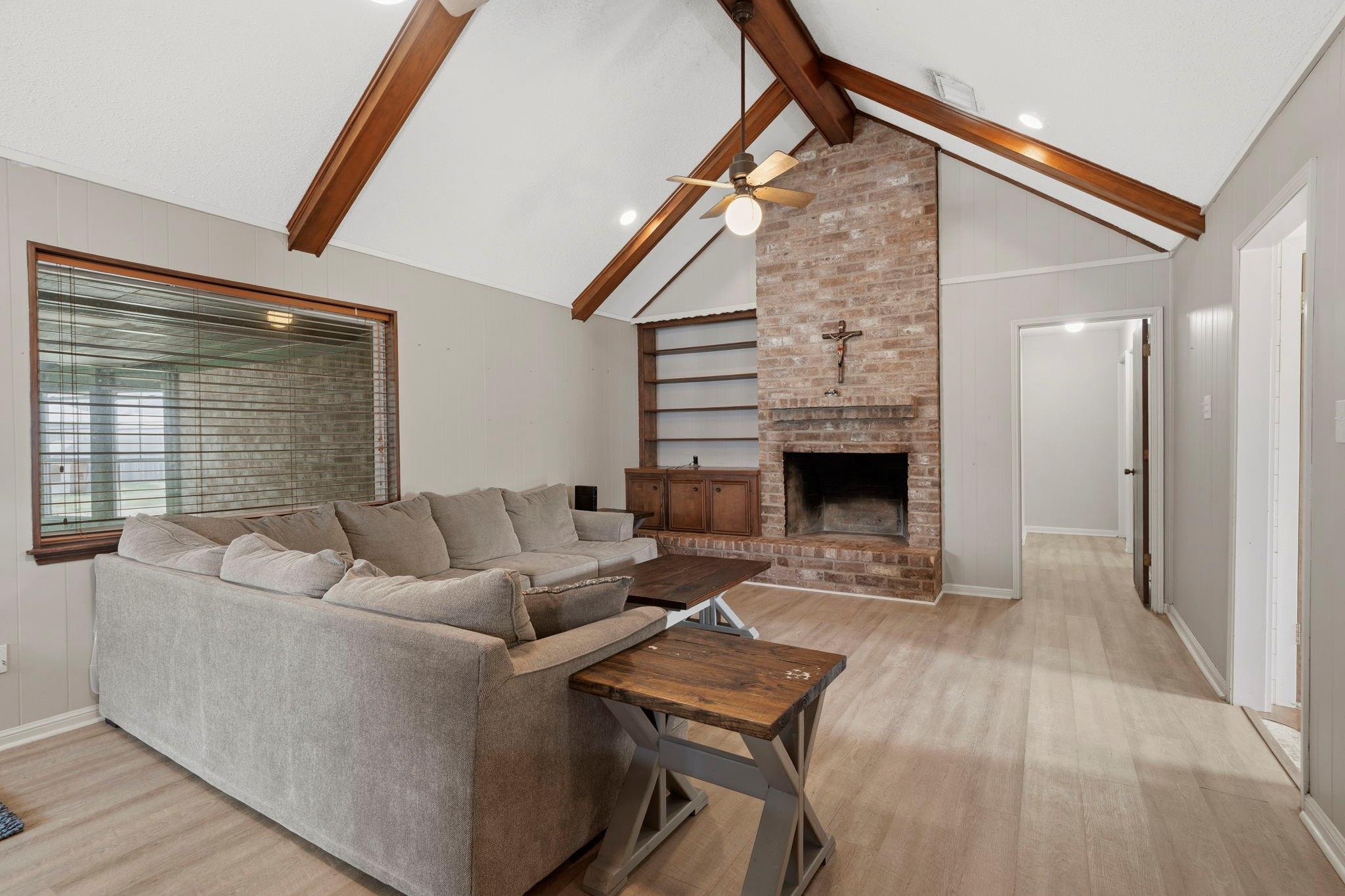 2016 Briar Lane