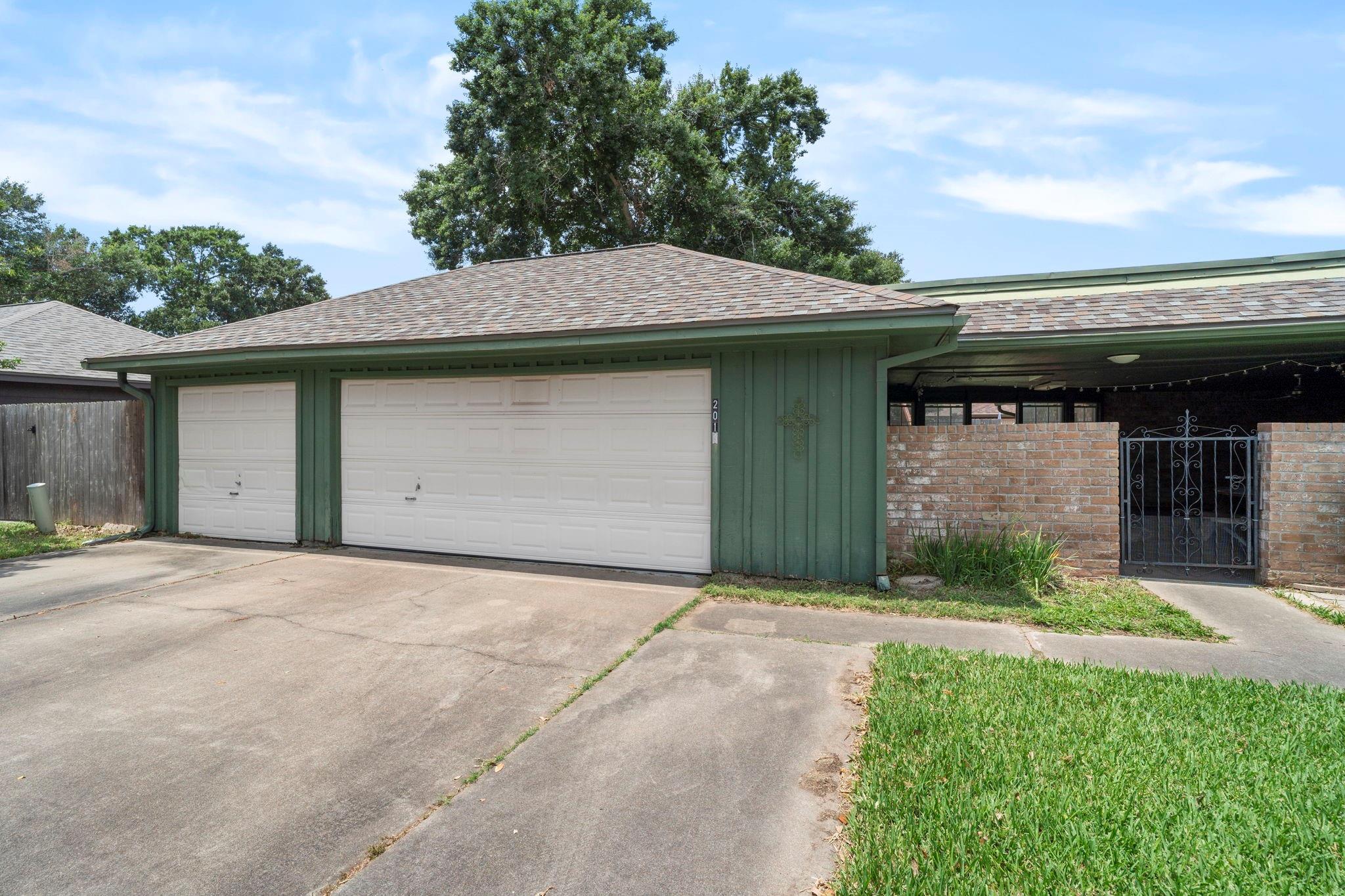 2016 Briar Lane