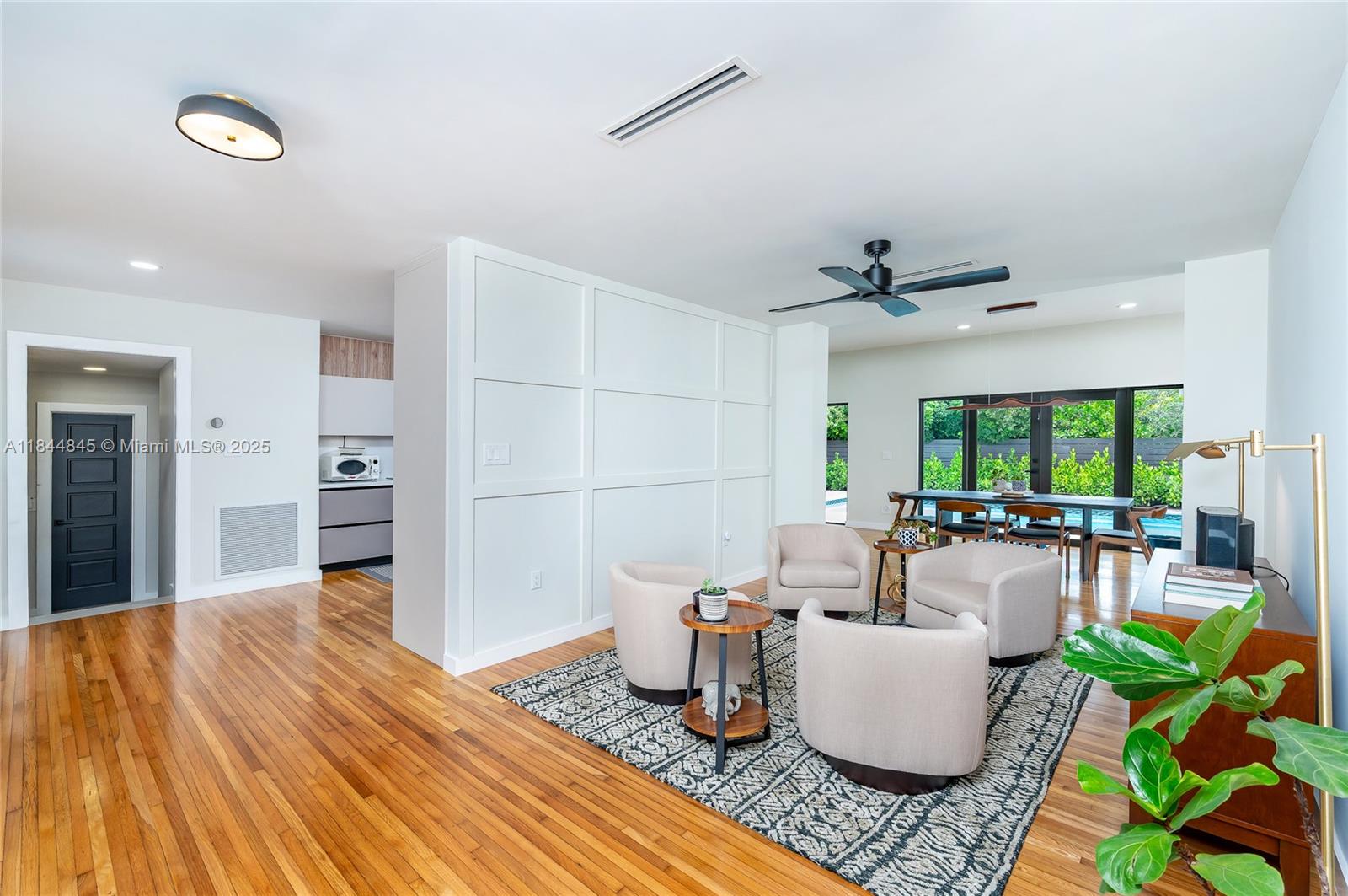 117 S Royal Poinciana Blvd