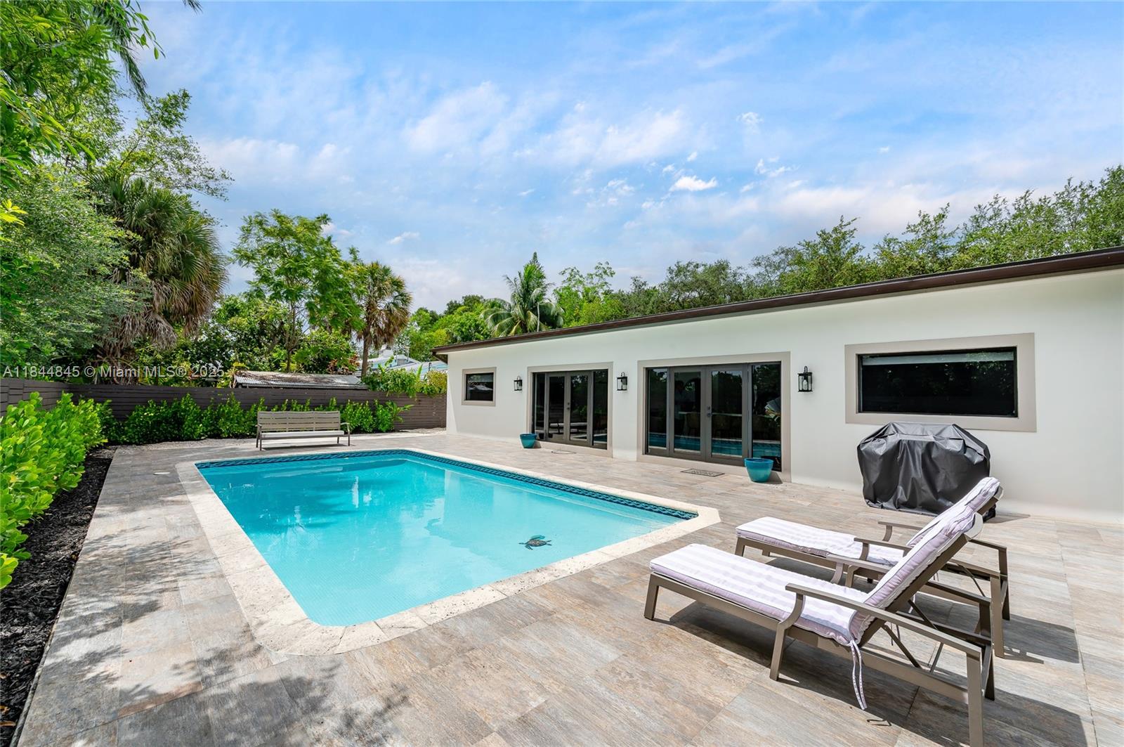 117 S Royal Poinciana Blvd