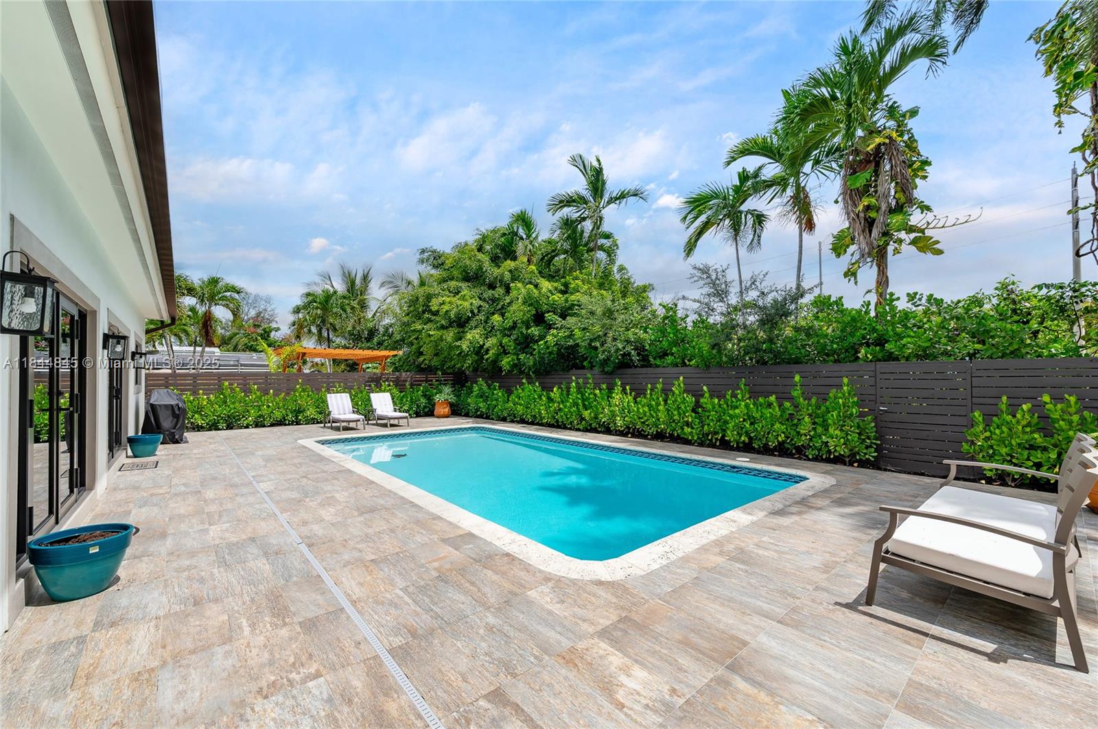 117 S Royal Poinciana Blvd