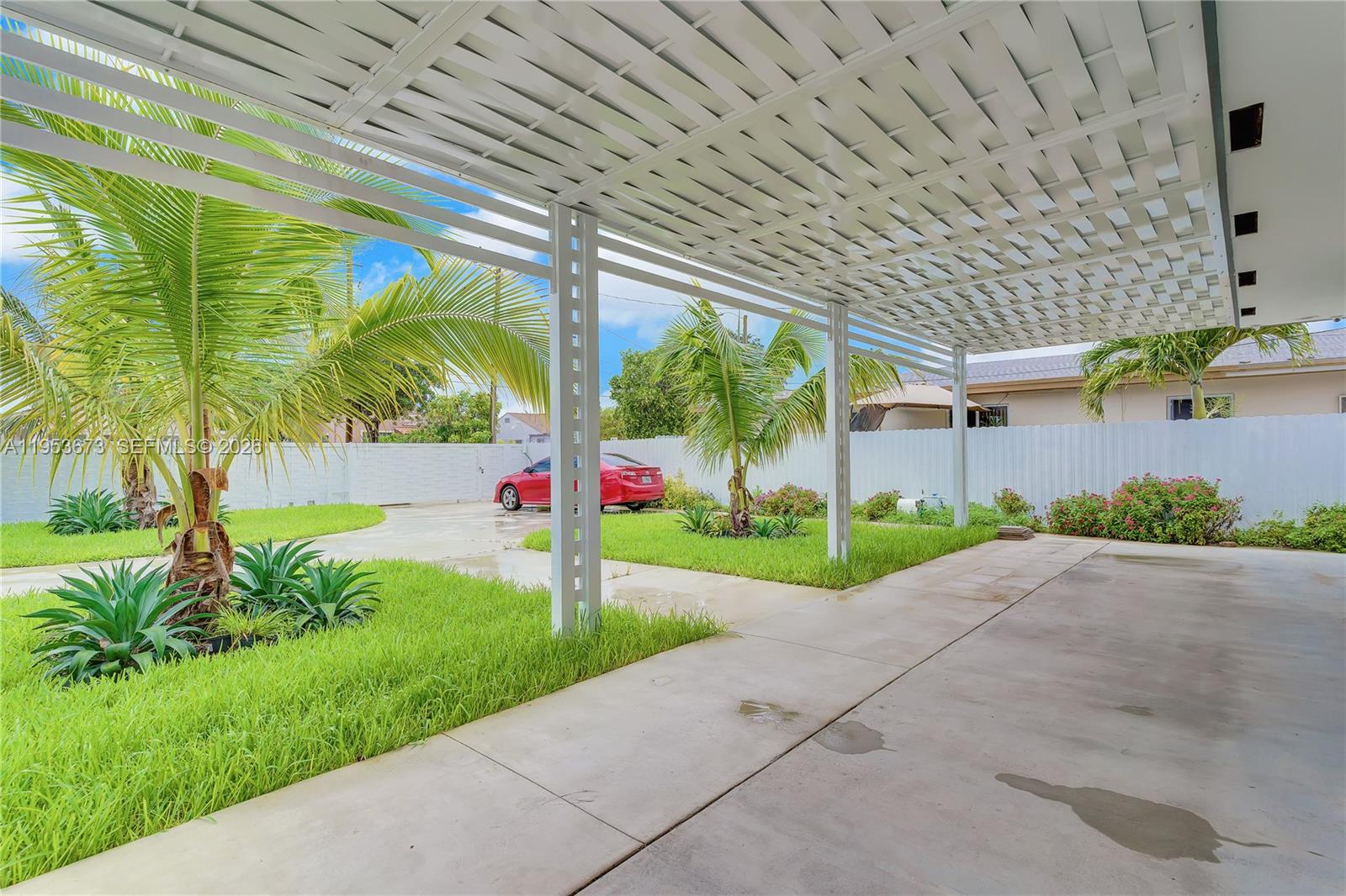 2247 NW 2nd St