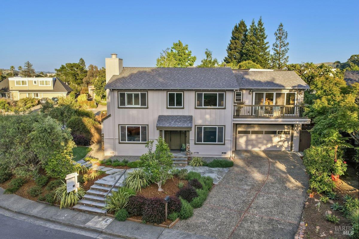 55 Meadowood Drive