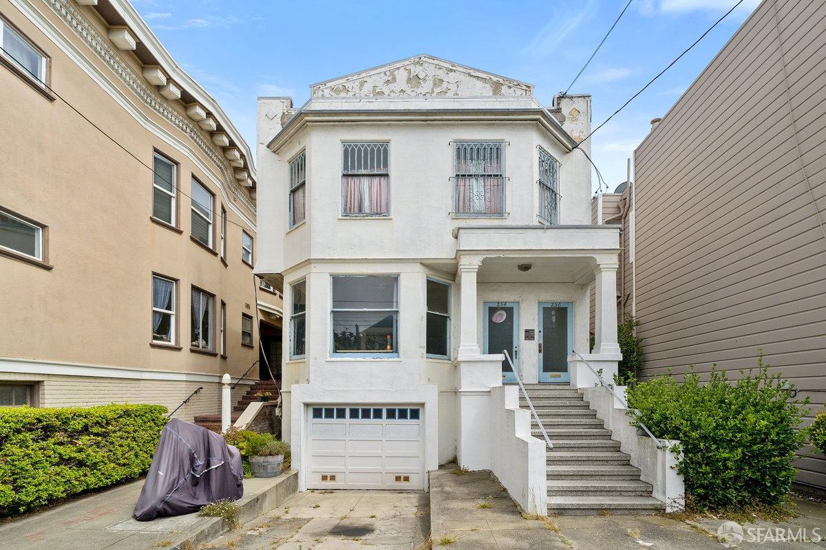 254-256 8th Ave