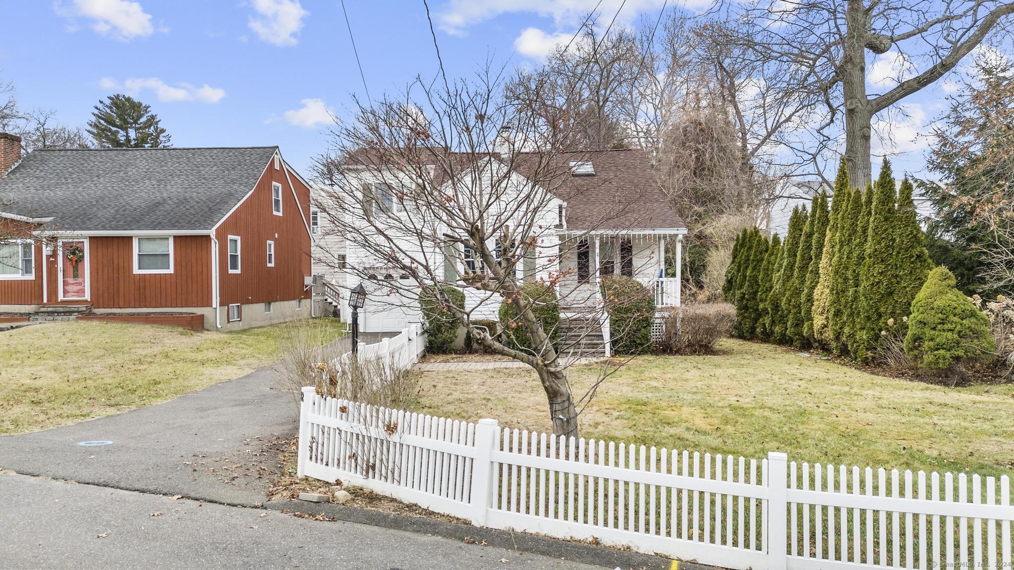 12 Knoll Street