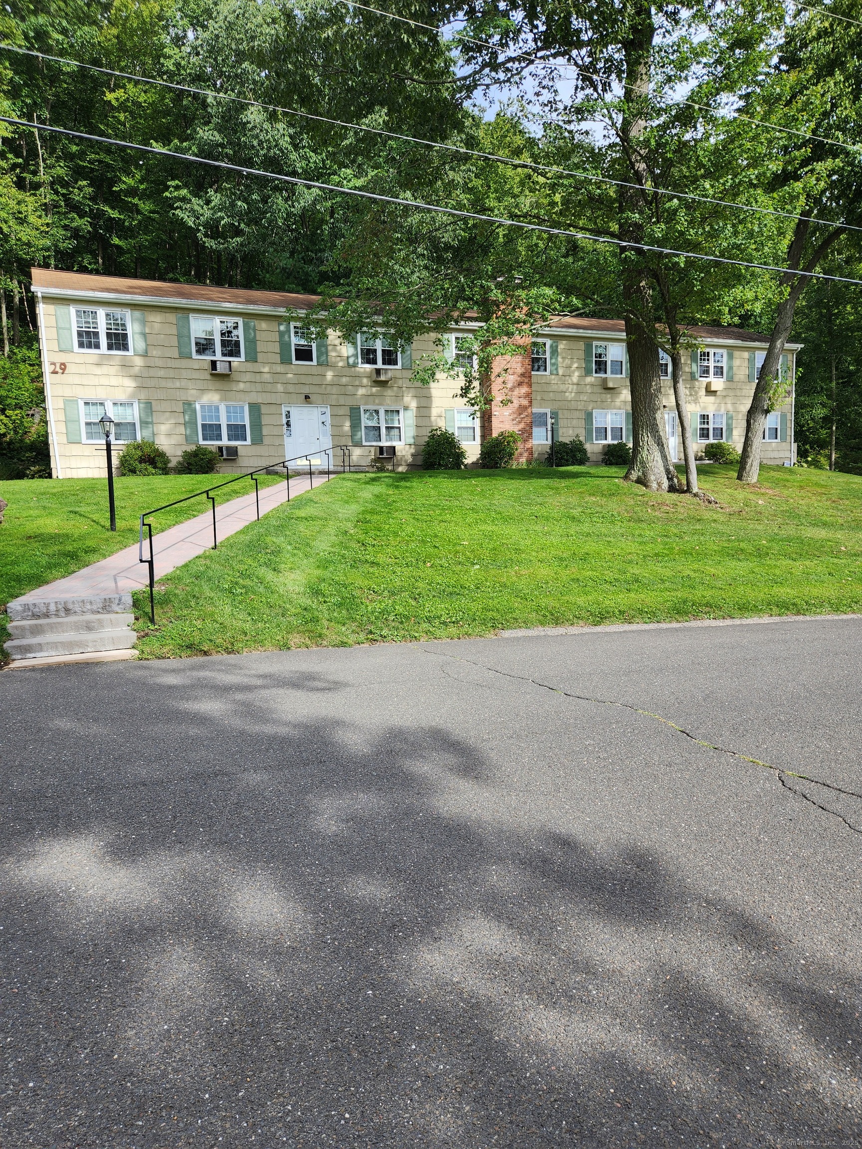 16 Pilgrim Trail F2